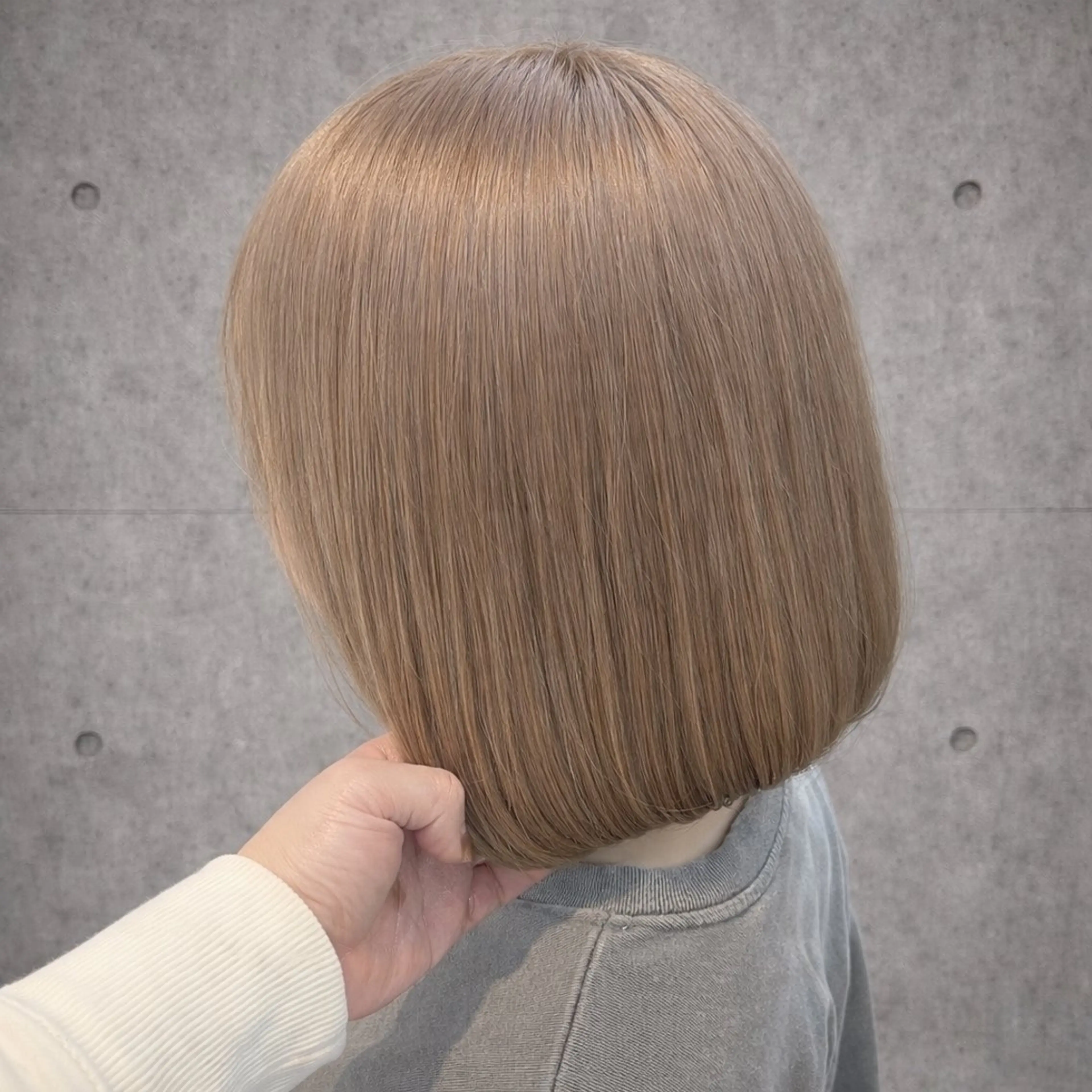 ショート カラー ブリーチ ケアブリーチ グレージュ ハイトーンカラー ミルクティーグレージュ ✨ブリーチ支持No1 複雑履歴修正/舘岡のその他イメージ