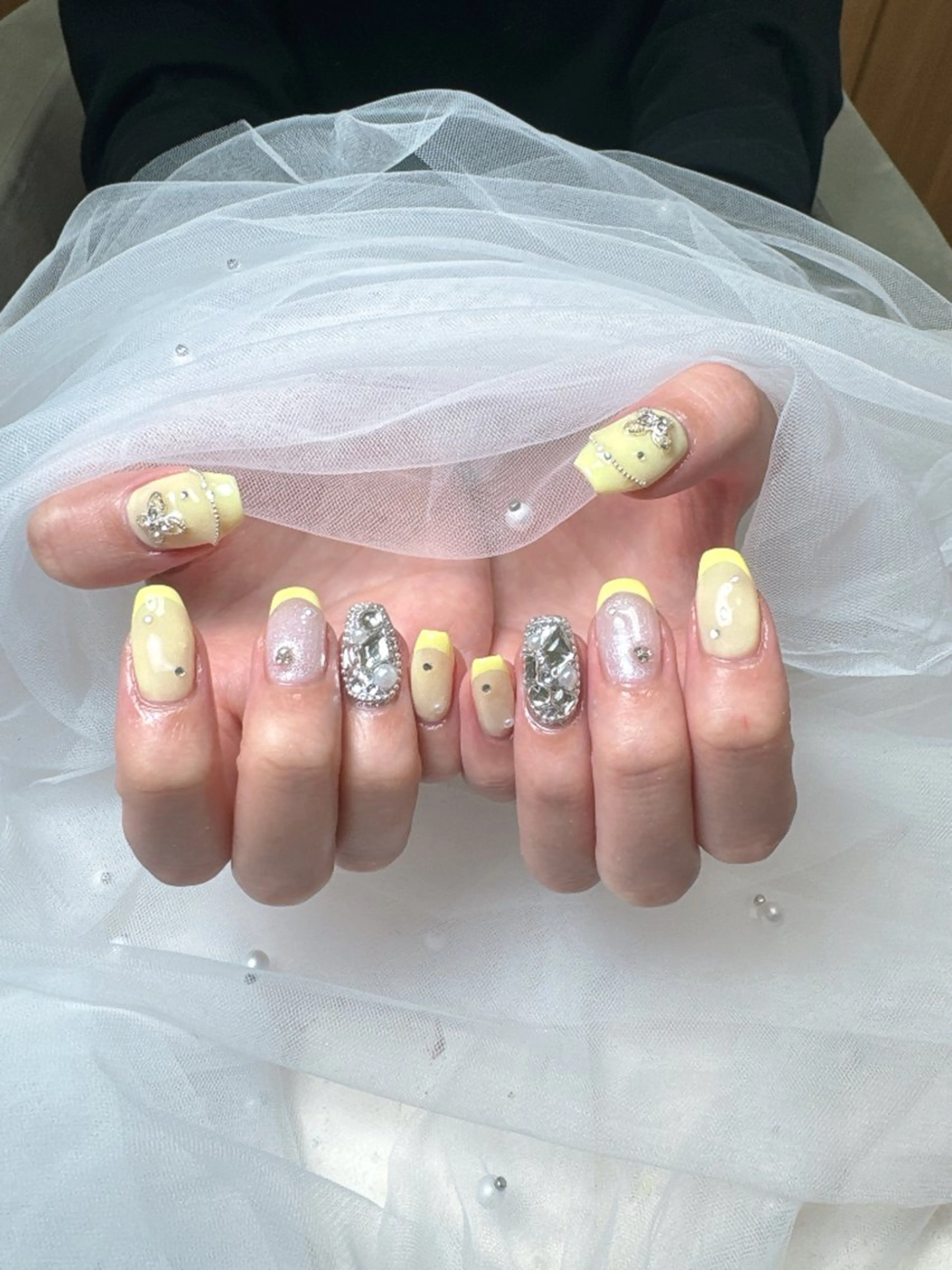 ネイル キラキラネイル 韓国ネイル 持ち込み ワンホンネイル ハンドネイル Queeens nailのネイルデザイン