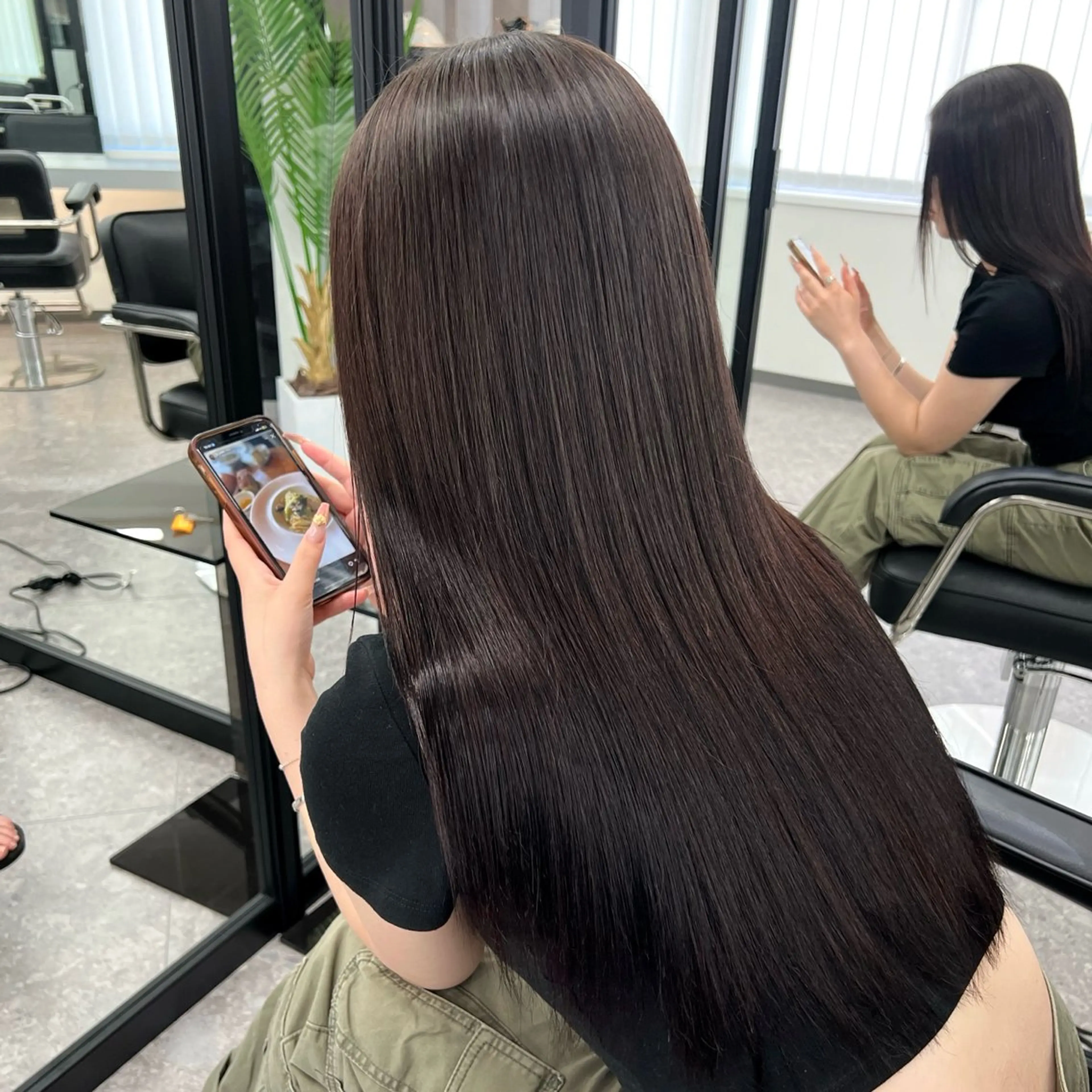 【くせ毛の方必見】痛みにくい酸性縮毛矯正🪡の写真