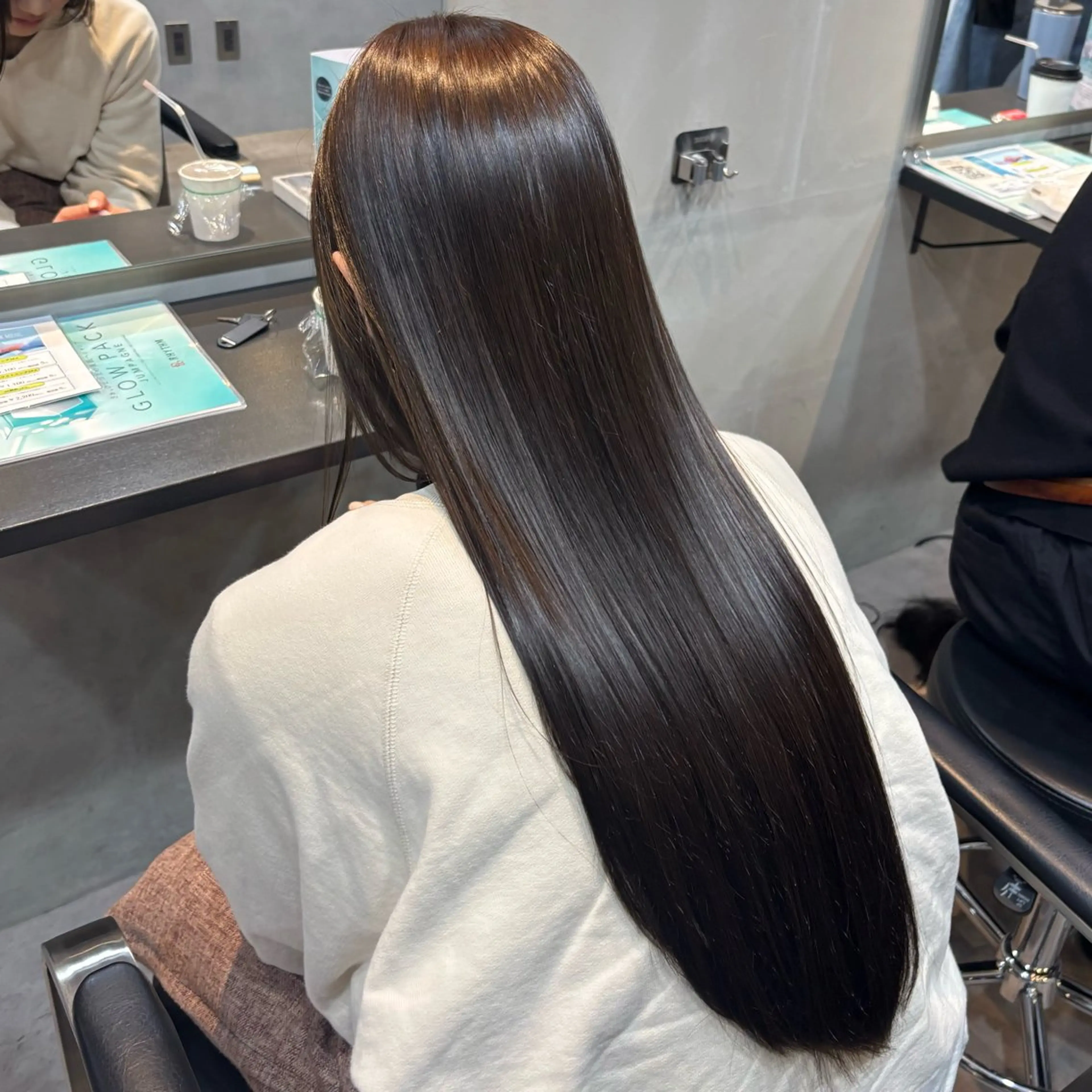 【🎀ロングの方はこちら🎀】艶カラー+1step トリートメントの写真