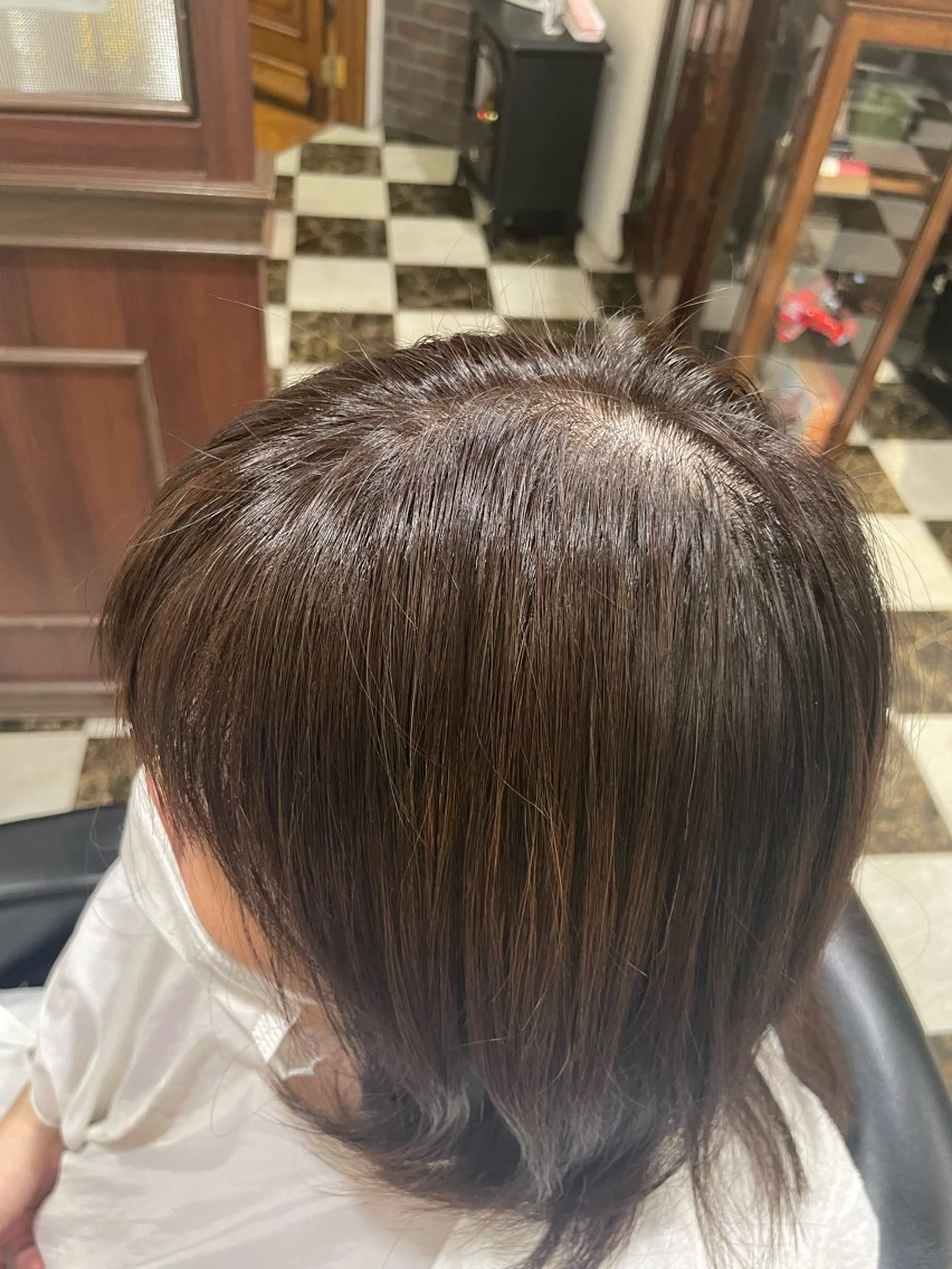 セミロング トリートメント 韓国風レイヤーカラー ライムのヘアスタイル