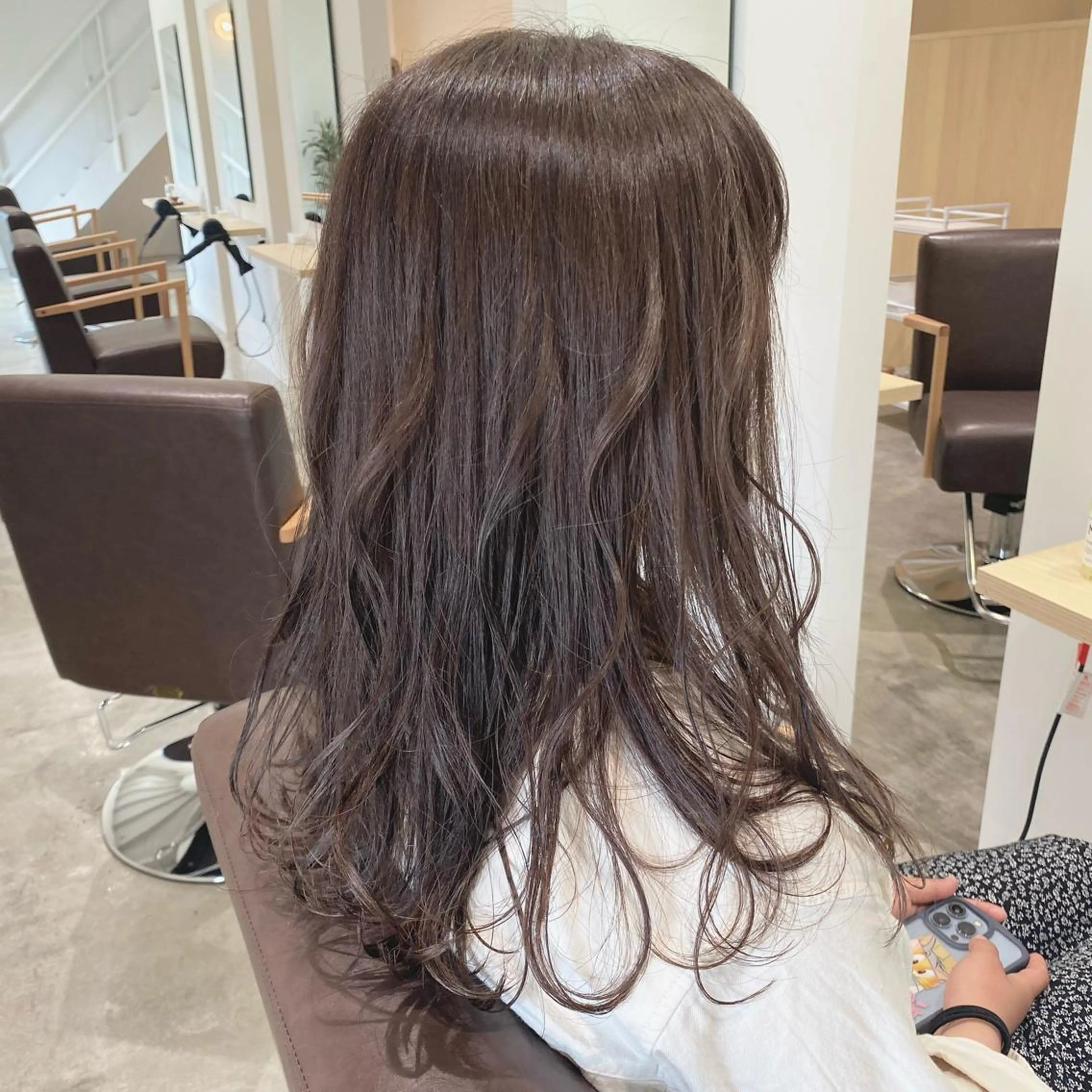 ロング カラー バレイヤージュ 透明感カラー イヤリングカラー グラデーションカラー ハイライトカラー ブリーチなしWカラー /酸性ストレート河本のヘアスタイル