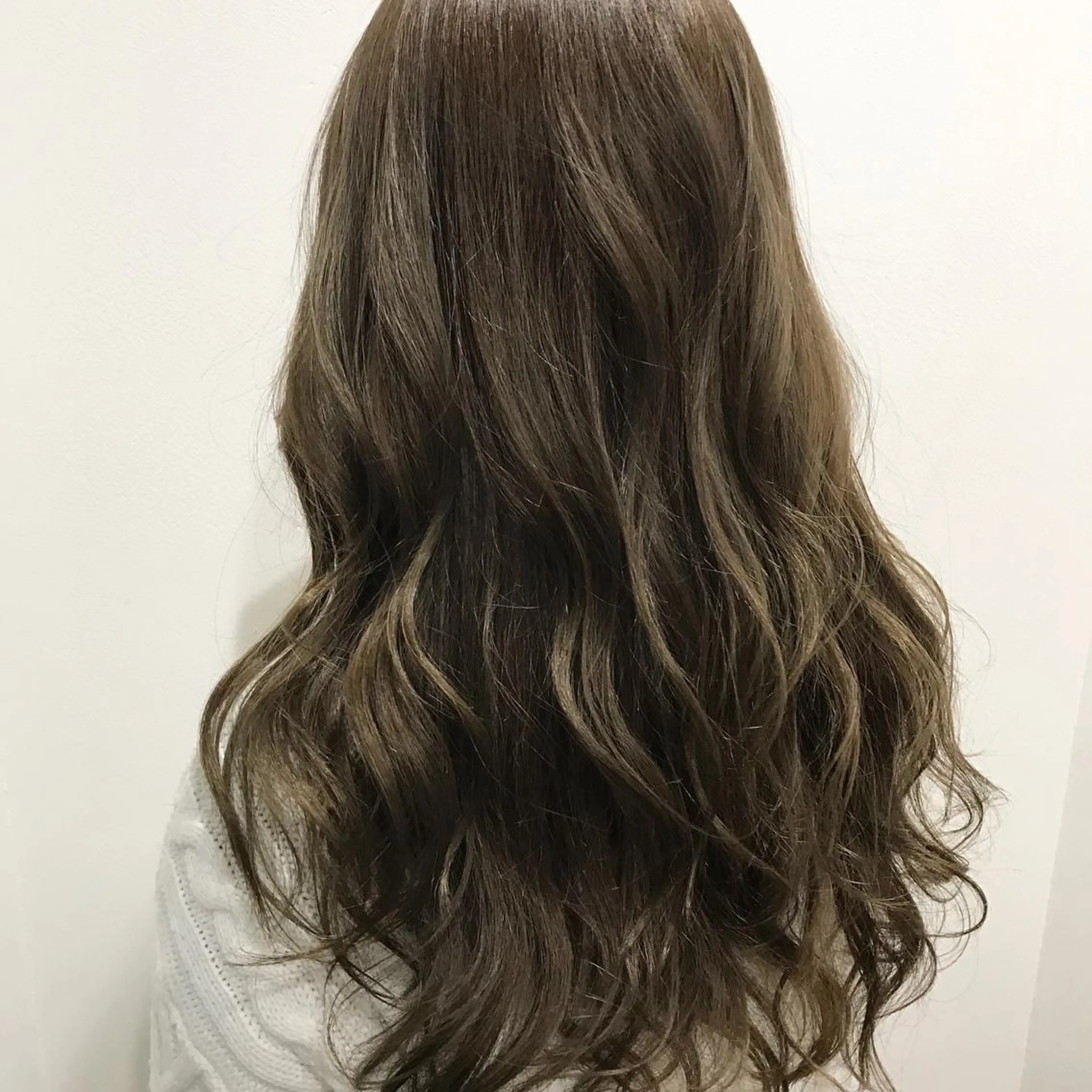 ロング カラー ベージュカラー ラベンダーカラー ラベンダーベージュ 若杉 諒のヘアスタイル