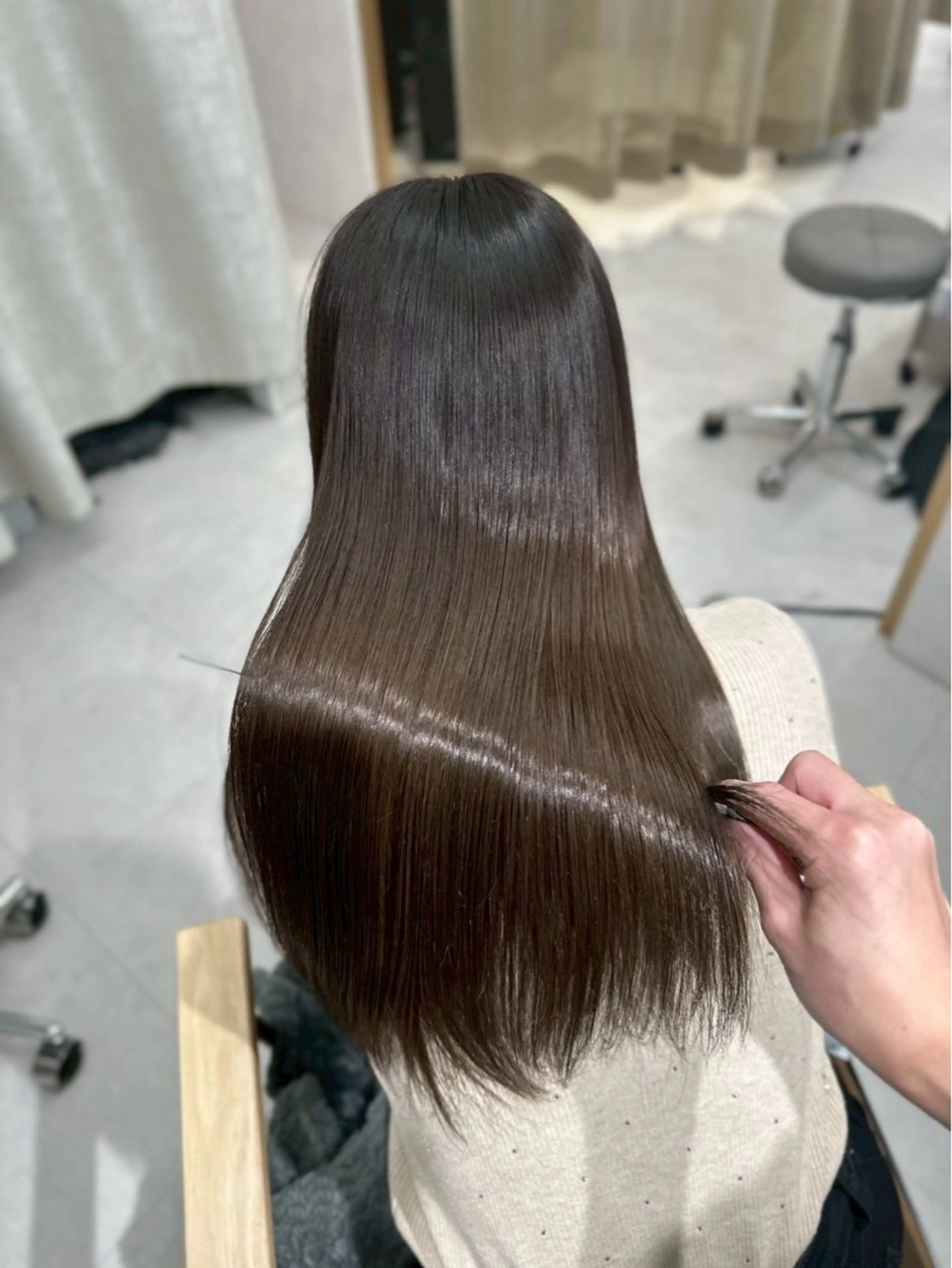 ロング SLASHスラッシュ 菅野あかねのヘアスタイル