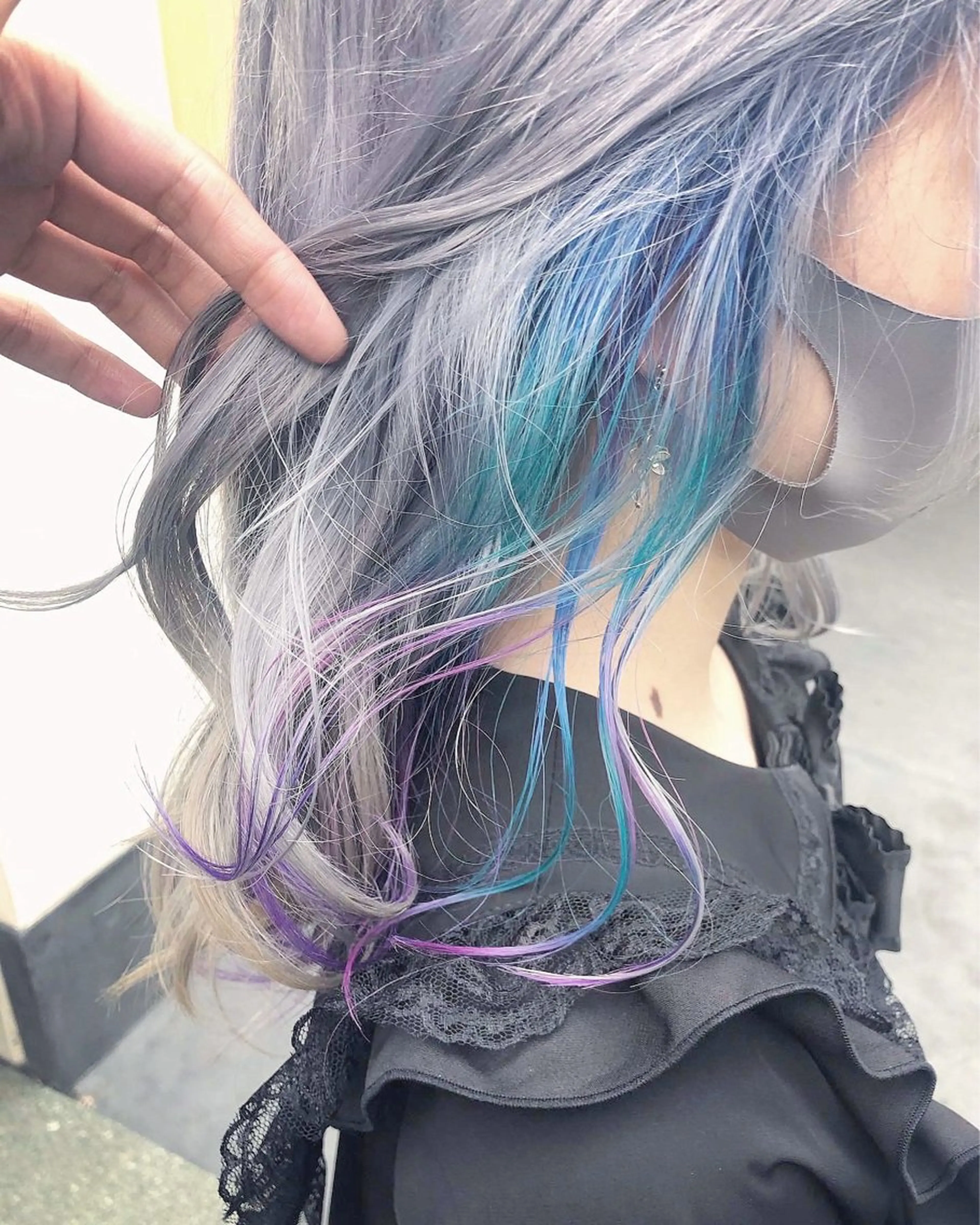 セミロング カラー ブリーチ デザインカラー ユニコーンカラー カット ヘアカラー トリートメント 原宿サロン代表 デザインカラー伊藤卓のヘアスタイル