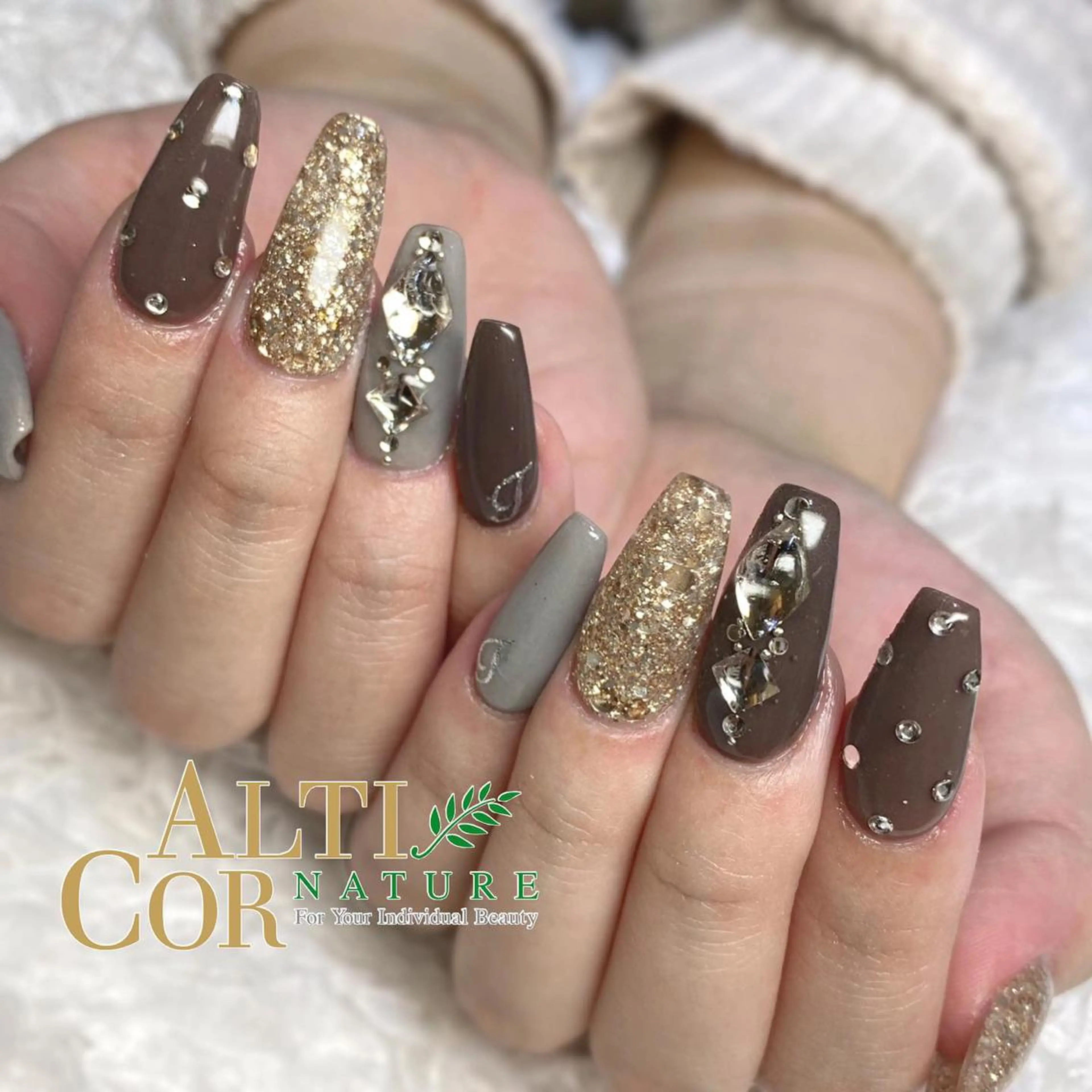 ネイル ChezEspoir 佐藤のネイルデザイン