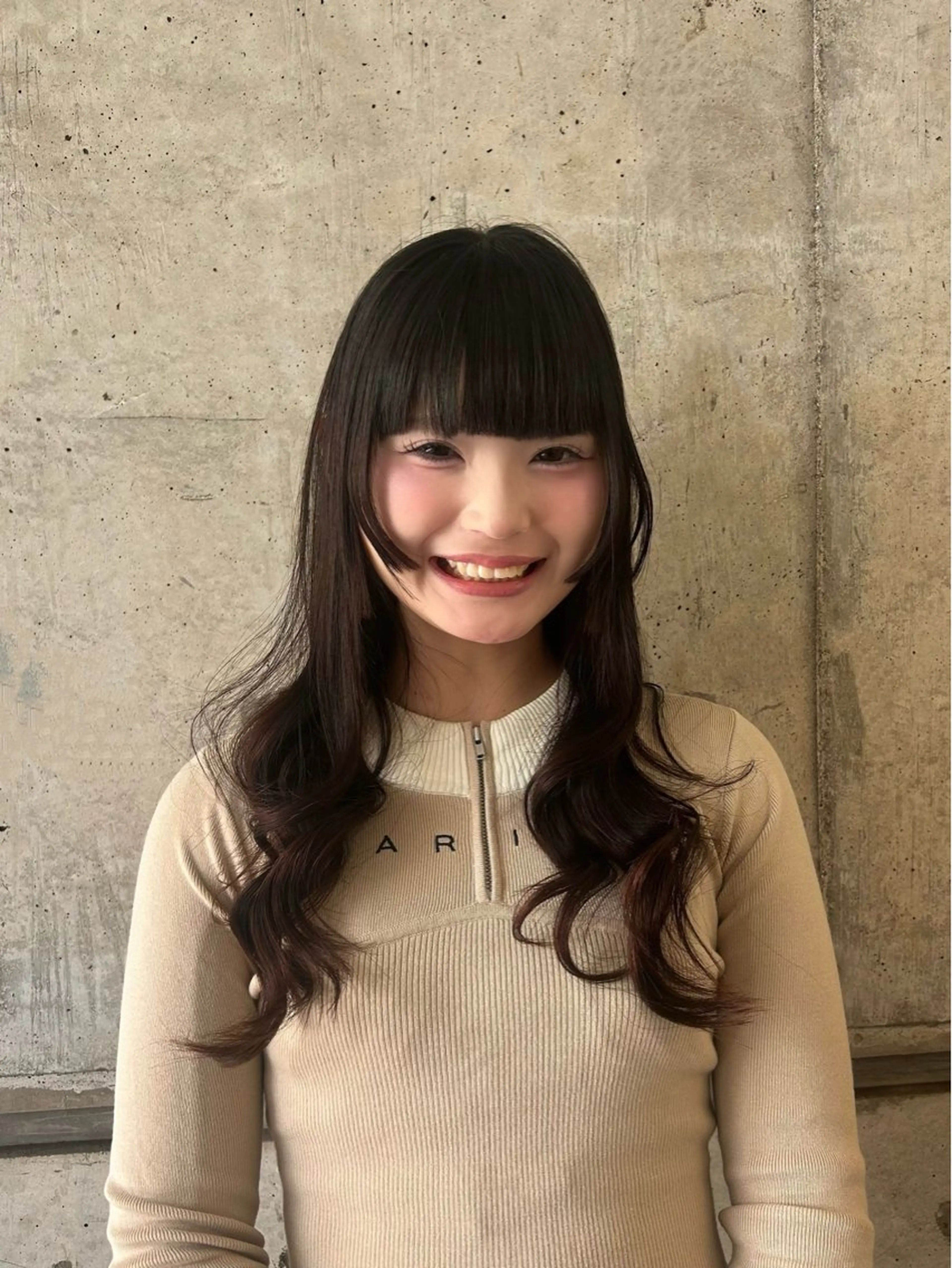 セミロング カラー eMu_ rimiのヘアスタイル