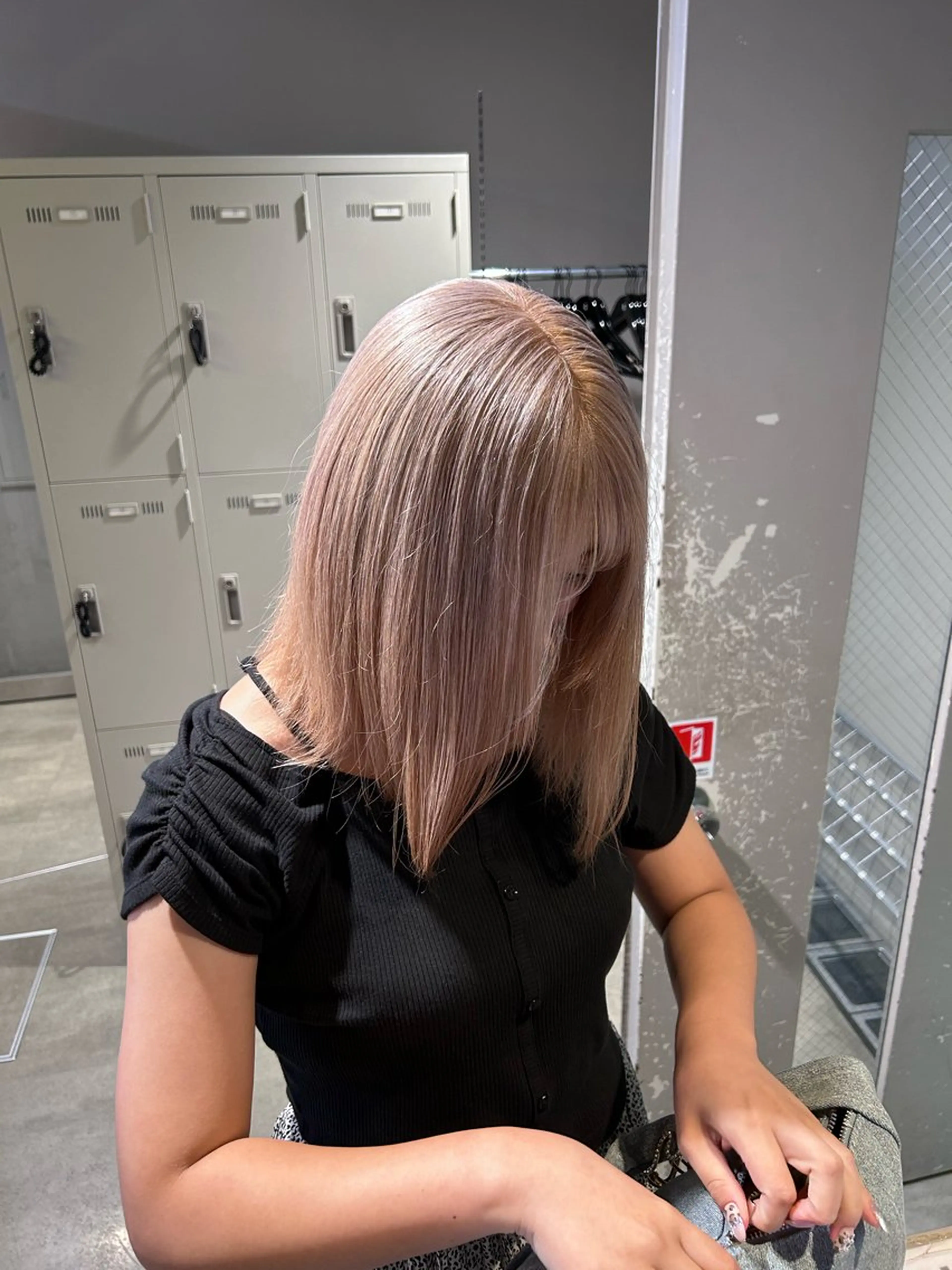 カラー ヘアカラー 透明感ベージュ🤎 ナチュラルレイヤーのヘアスタイル