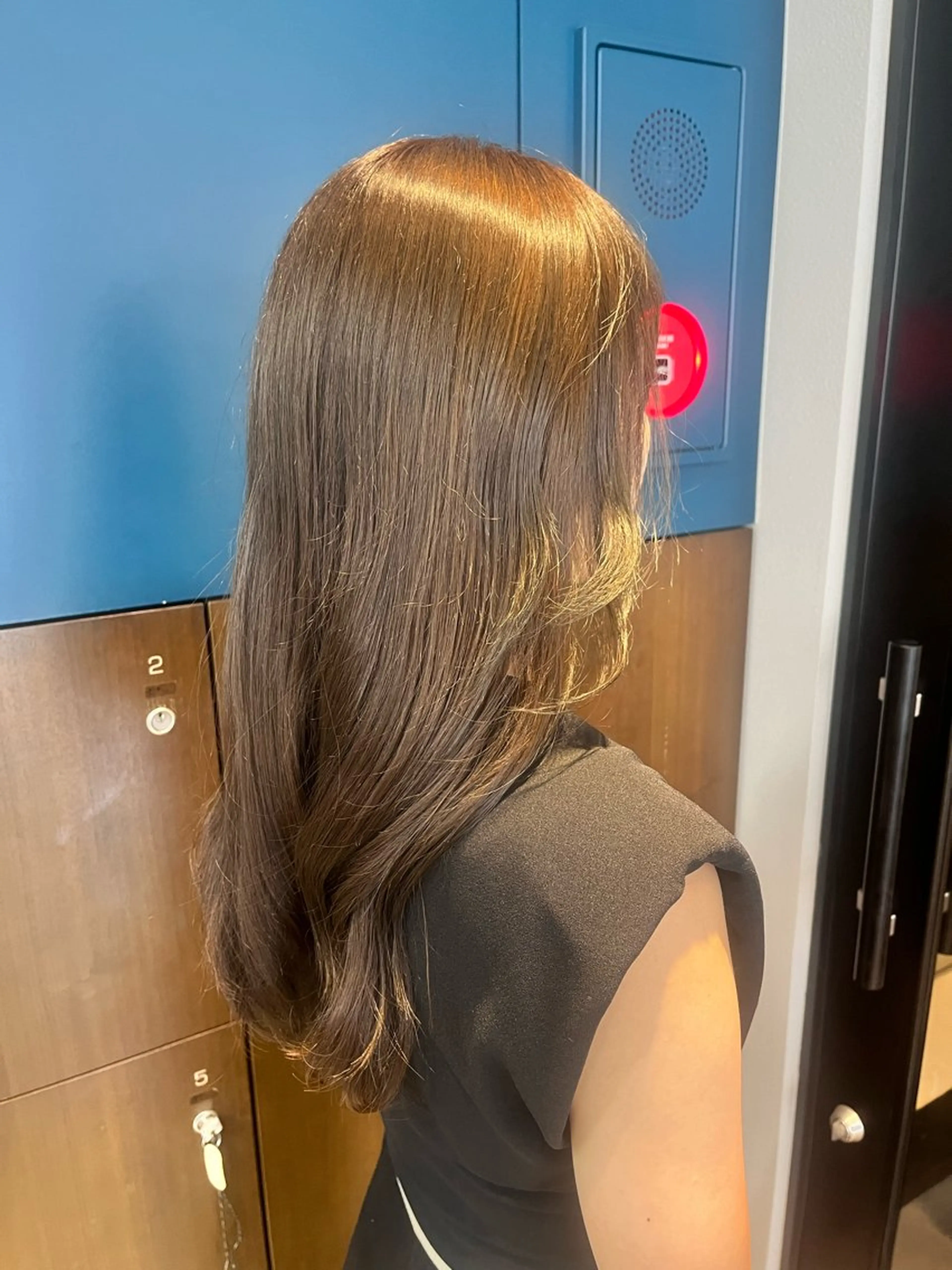 カラー ベージュカラー 。⚪︎＊根本 かりん＊。⚪︎のヘアスタイル