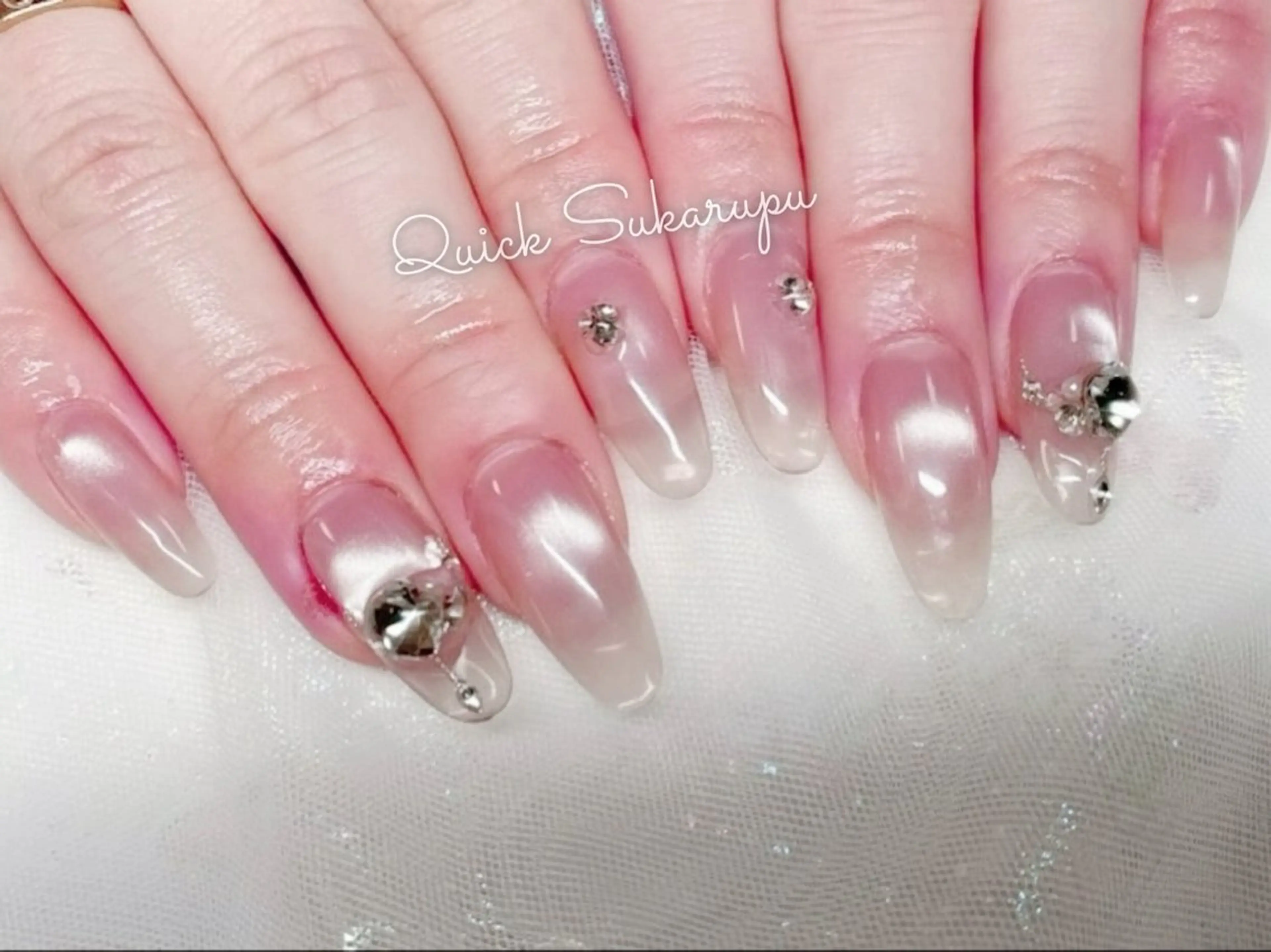 ミディアム Quick Sukarupu 高田馬場店所属・Quick Sukarupuのネイルデザイン
