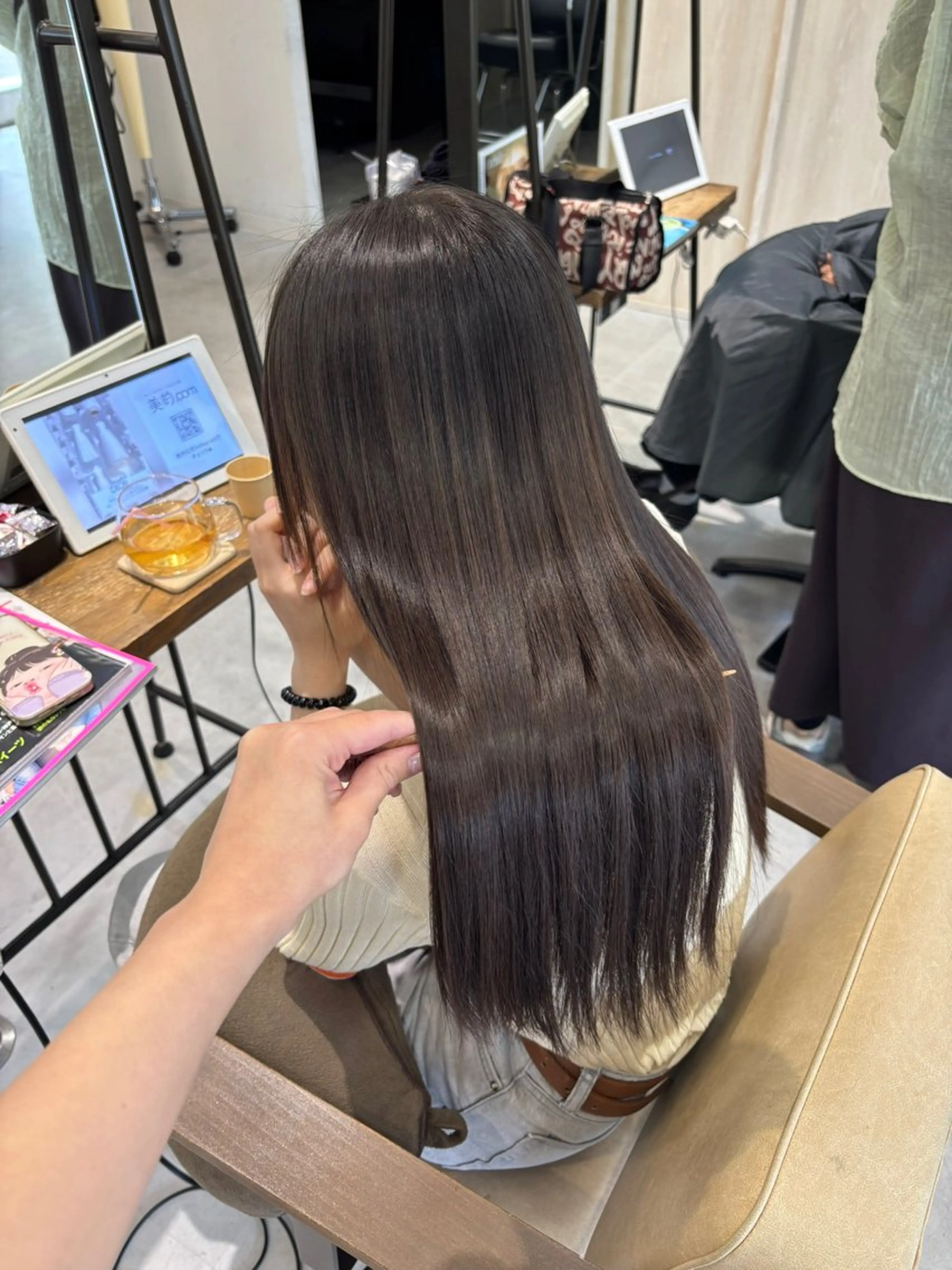 ロング パーマ カット 縮毛矯正 トリートメント MAKO/モテ髪/ ハイトーン/赤みなしのヘアスタイル