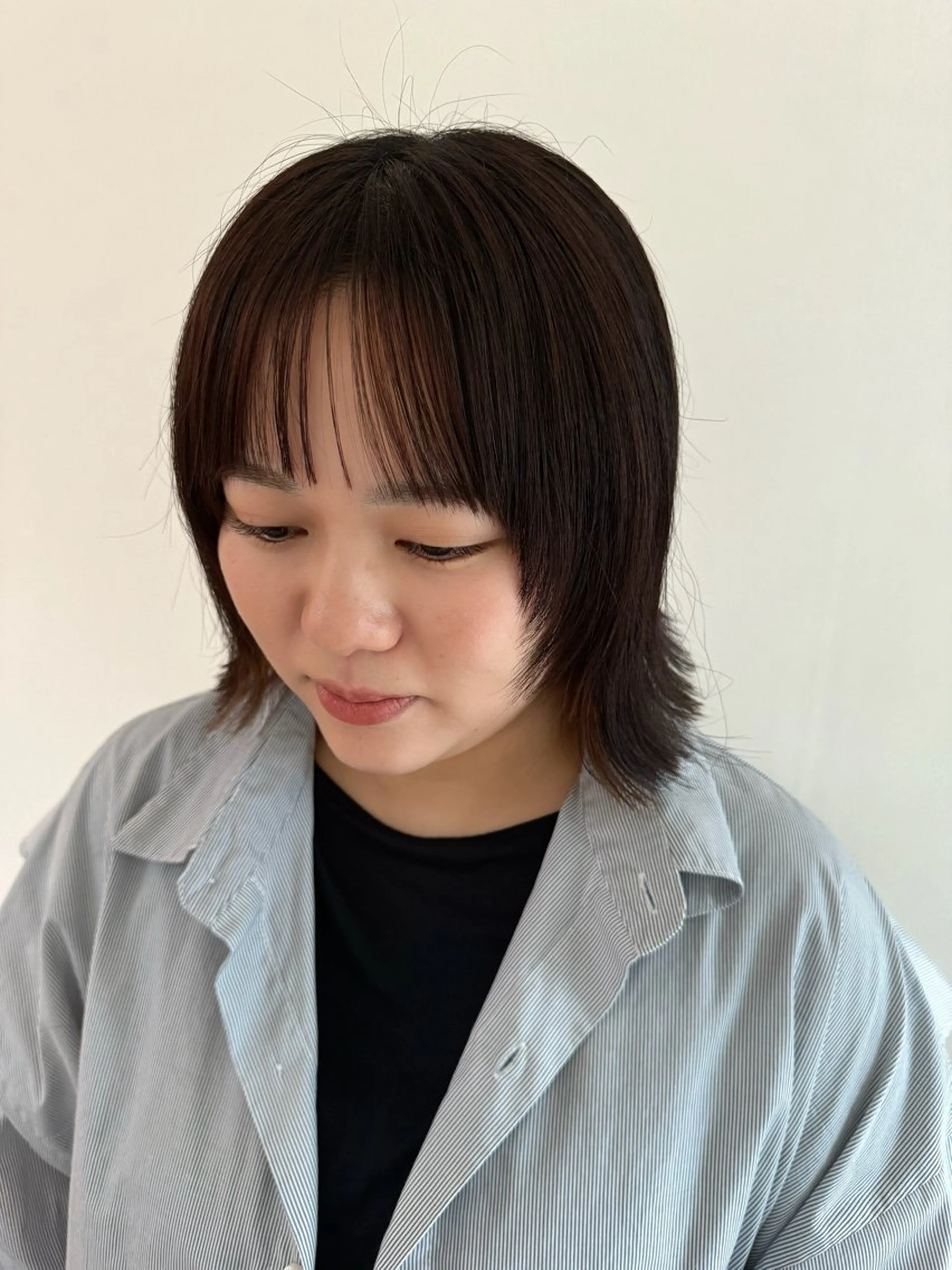 ミディアム パーマ レイヤーカット 縮毛矯正 neu. reinaのヘアスタイル