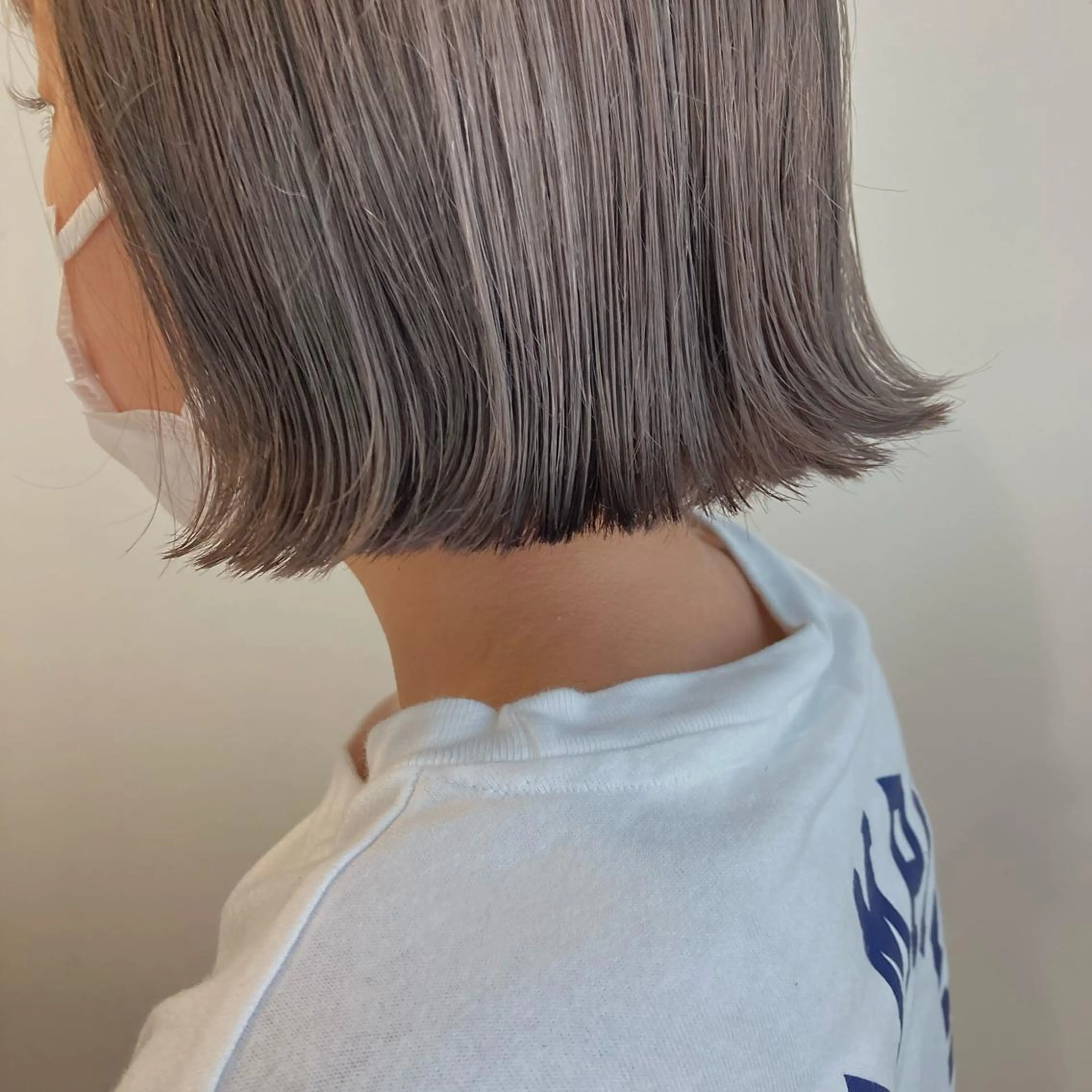 ショート カラー 切りっぱなしボブ ベージュカラー ブリーチ ボブ 尾籠 美幸 （オゴモリ ミユキ）のヘアスタイル