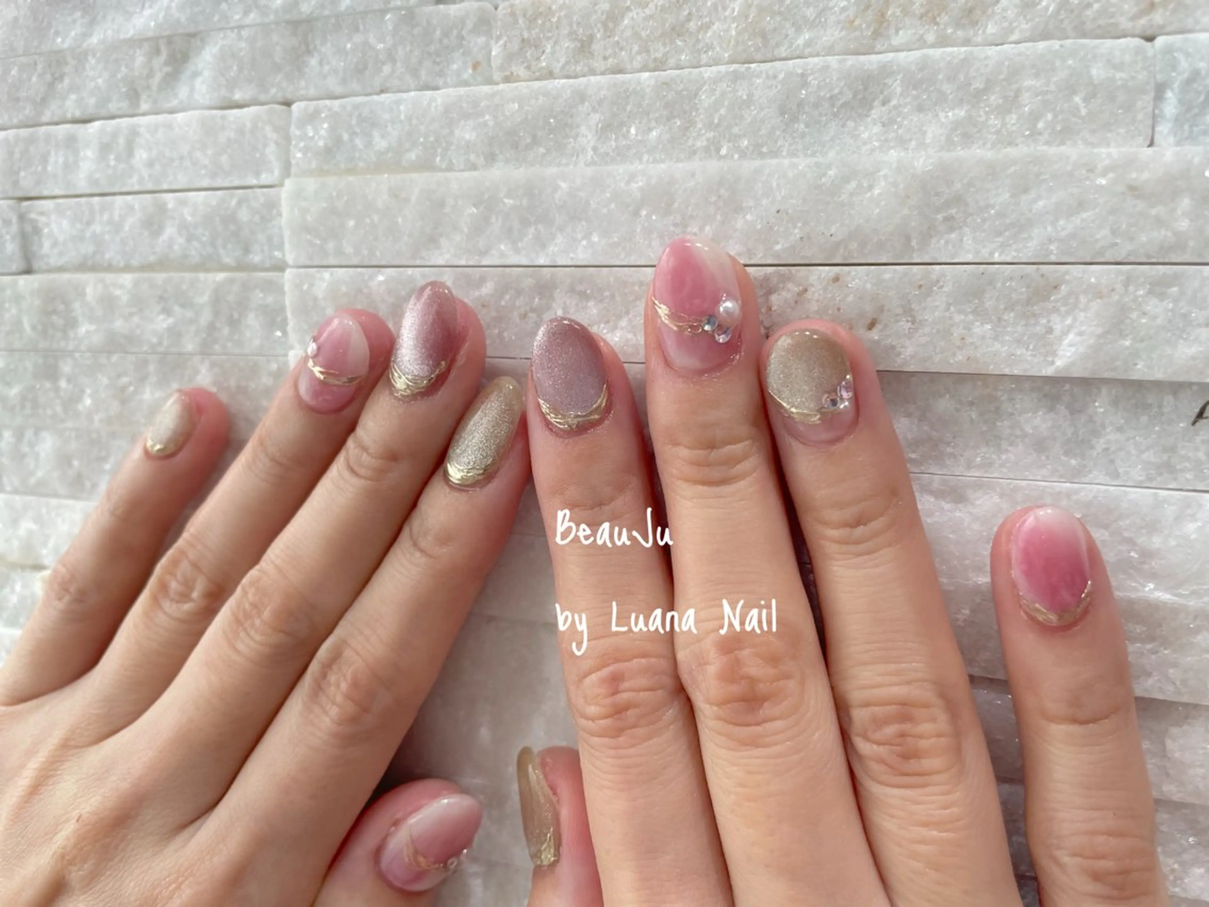 ネイル マグネットネイル ミラーネイル ハンドネイル BeauJu by Luana Nailのネイルデザイン