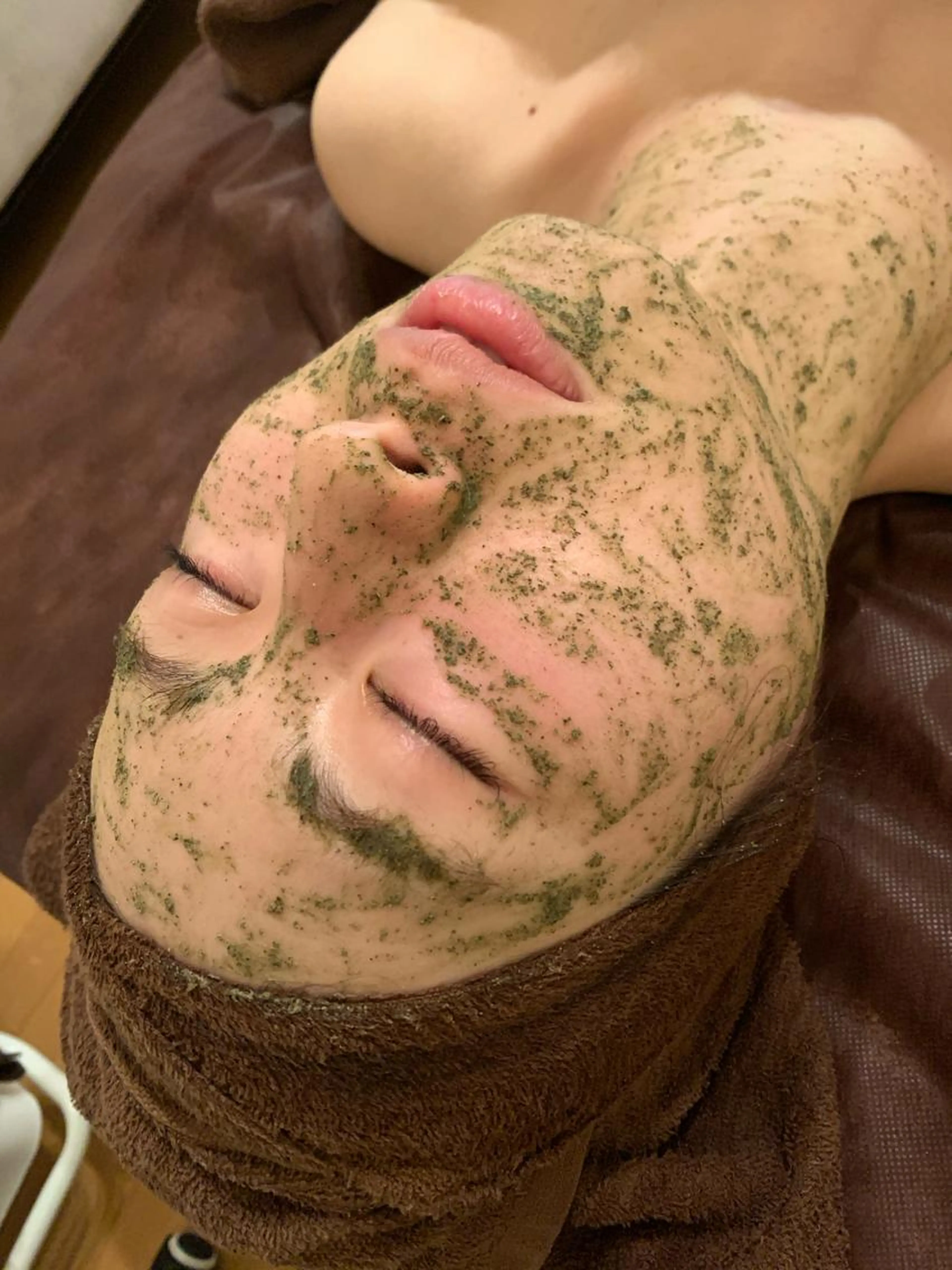 細胞から綺麗に💎フェイシャル大人気No.1✨今話題の剥がれないハーブピーリング🌿REVI🌹陶肌トリートメント✴︎の写真