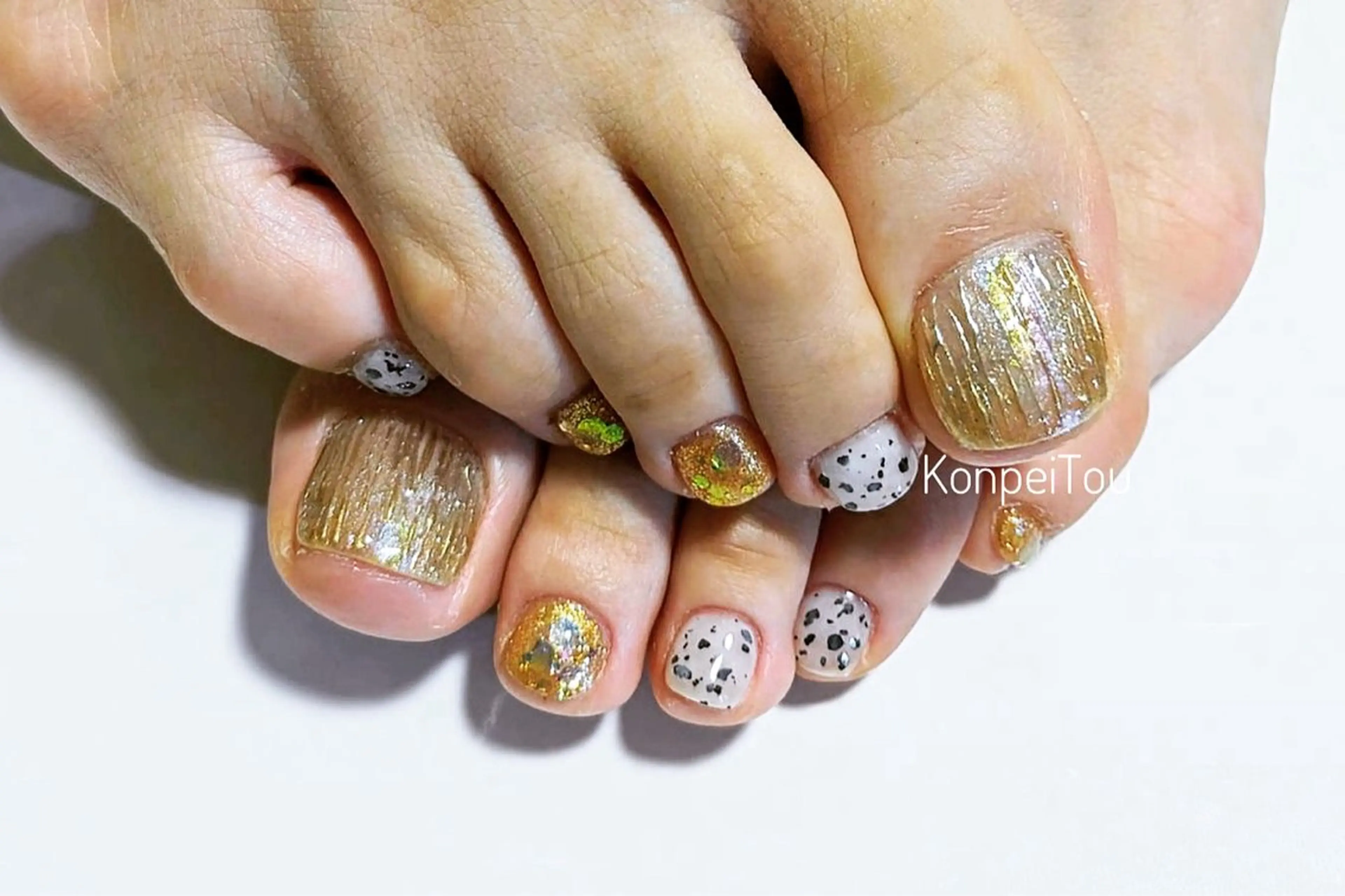 ネイル アートネイル フットネイル ジェルネイル キラキラネイル ミラーネイル フットネイル おうちのネイルサロン KonpeiTouのネイルデザイン