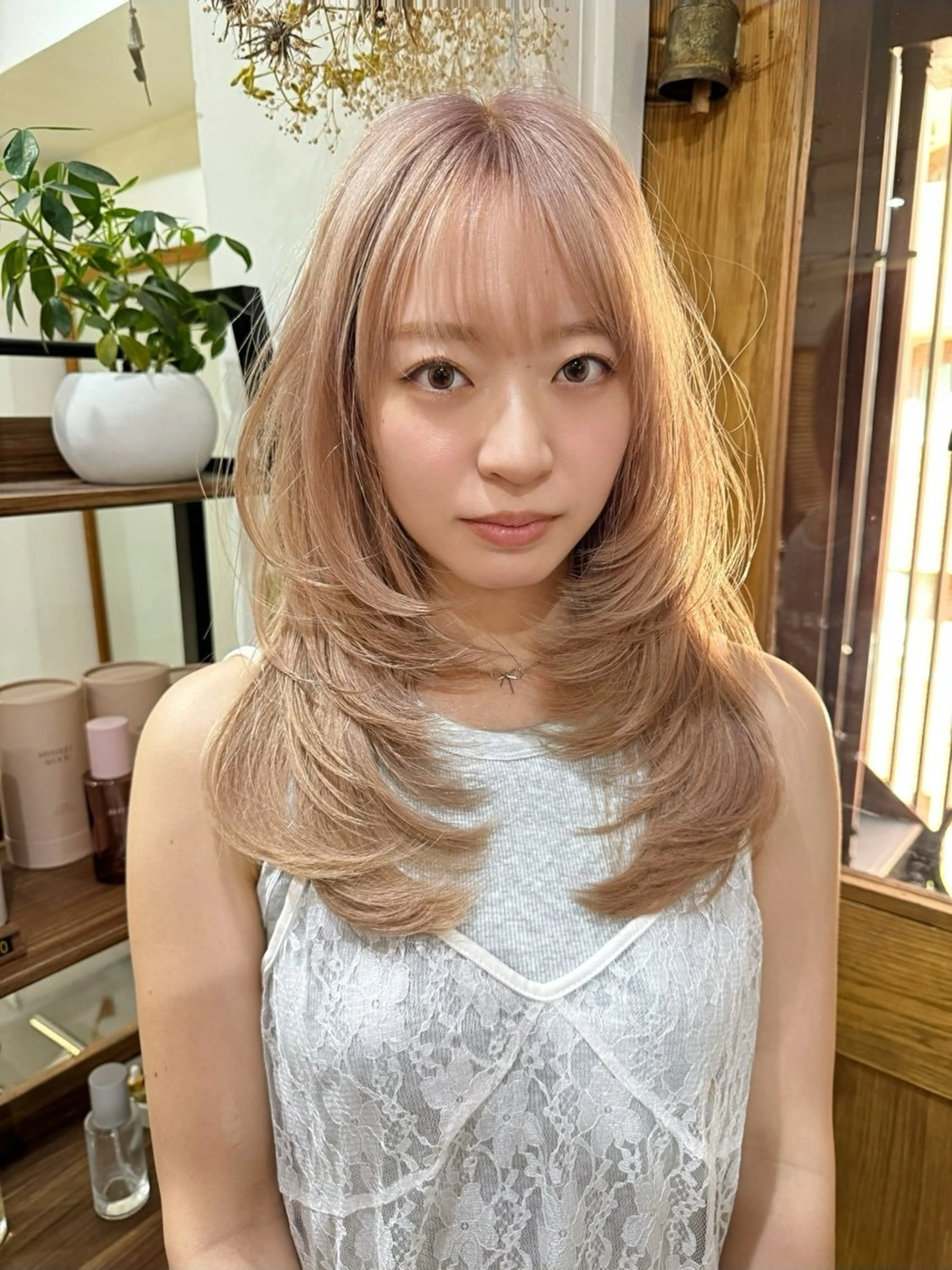 カット+ブリーチ ハイライトorダブルカラー技術向上の為の練習モデルorセミナー展示用モデルの写真