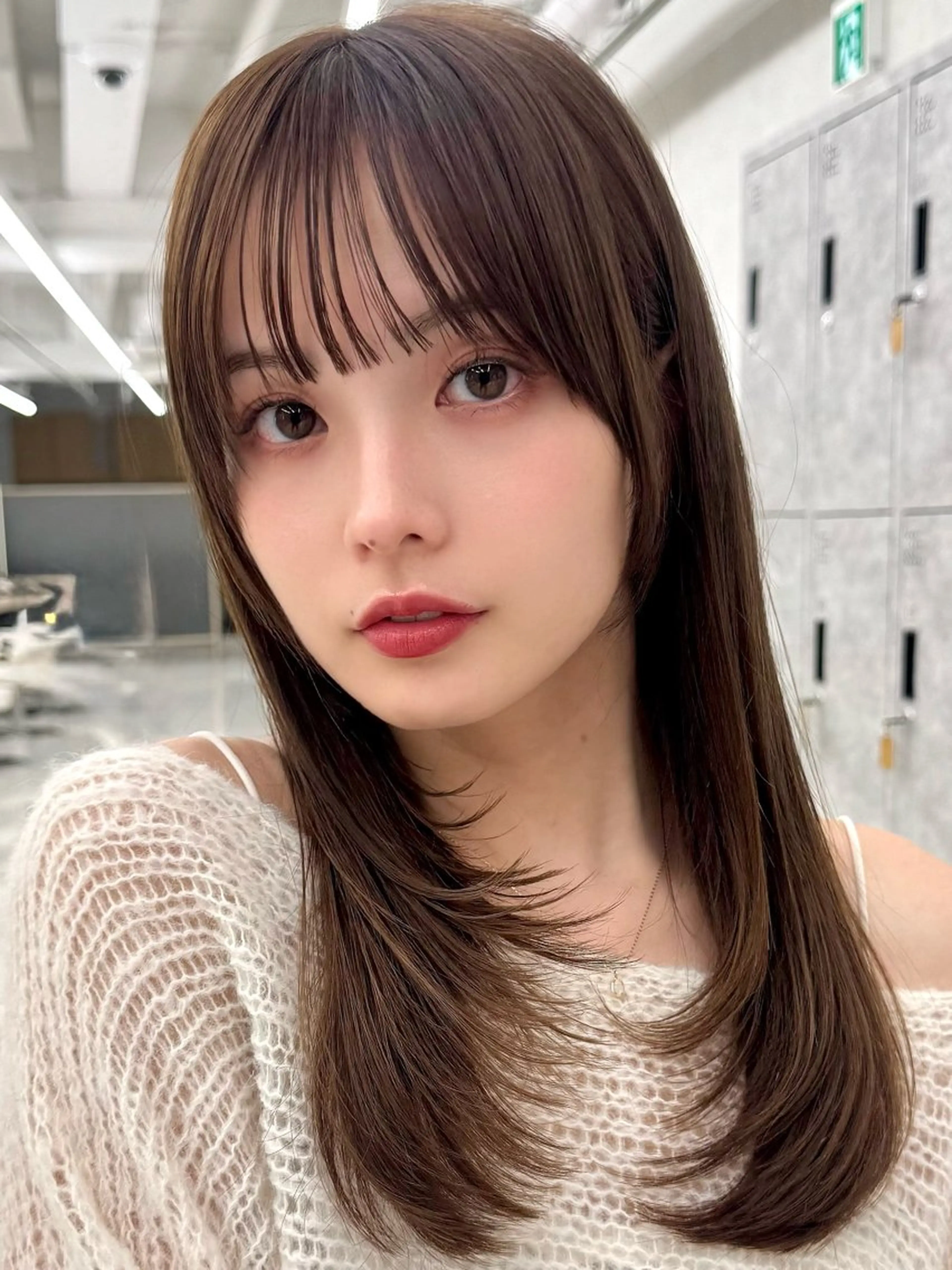 ロング 顔周りカット 韓国風ヘア レイヤーカット ロング 小顔カット カット 三鷹で1番ショート ボブをカットする新谷のヘアスタイル