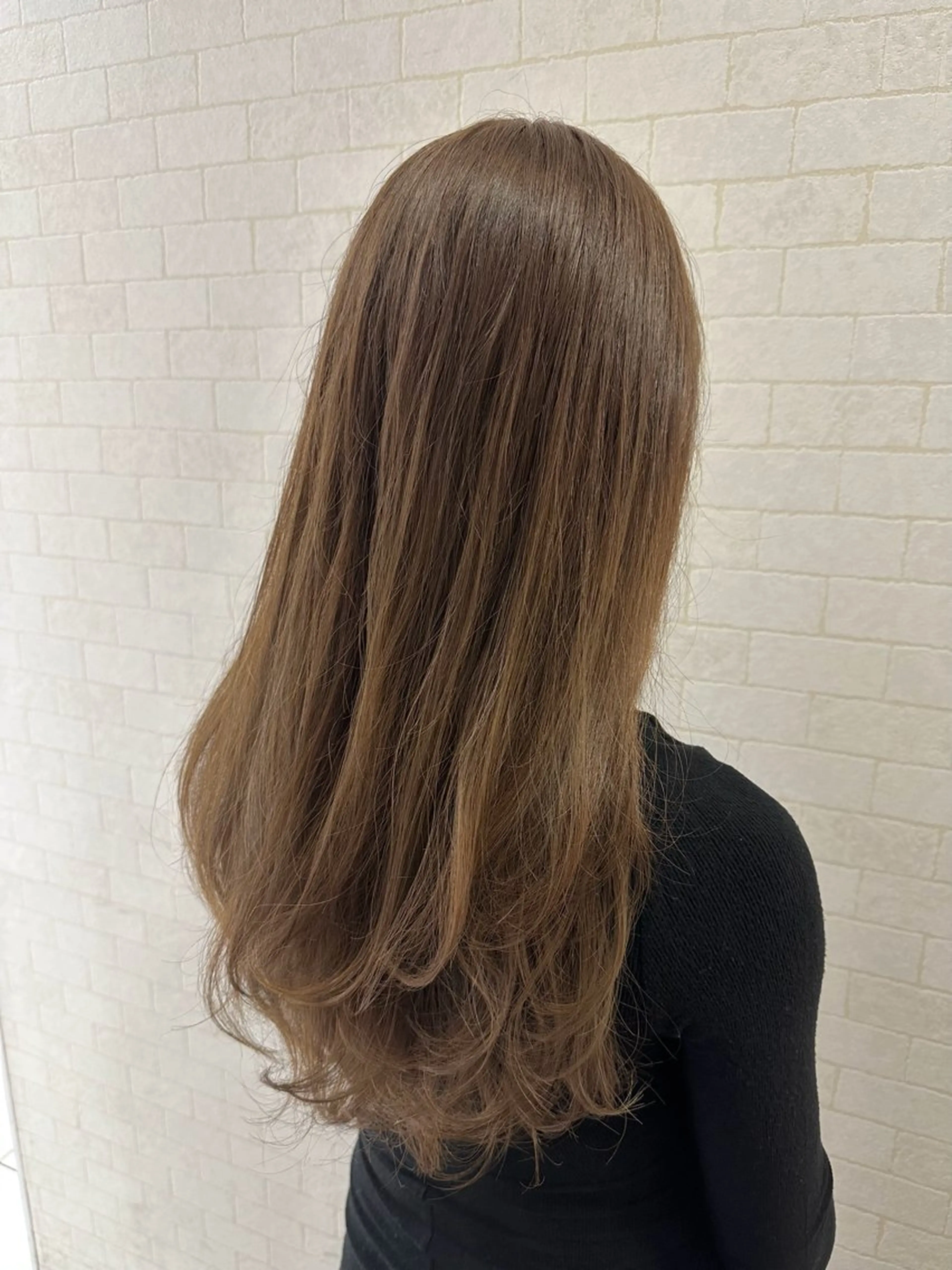 ロング カラー ブリーチ 透明感カラー ダブルカラー ブリーチなしカラー 顔まわりレイヤー 大人レイヤー& 透明感カラー💄のヘアスタイル