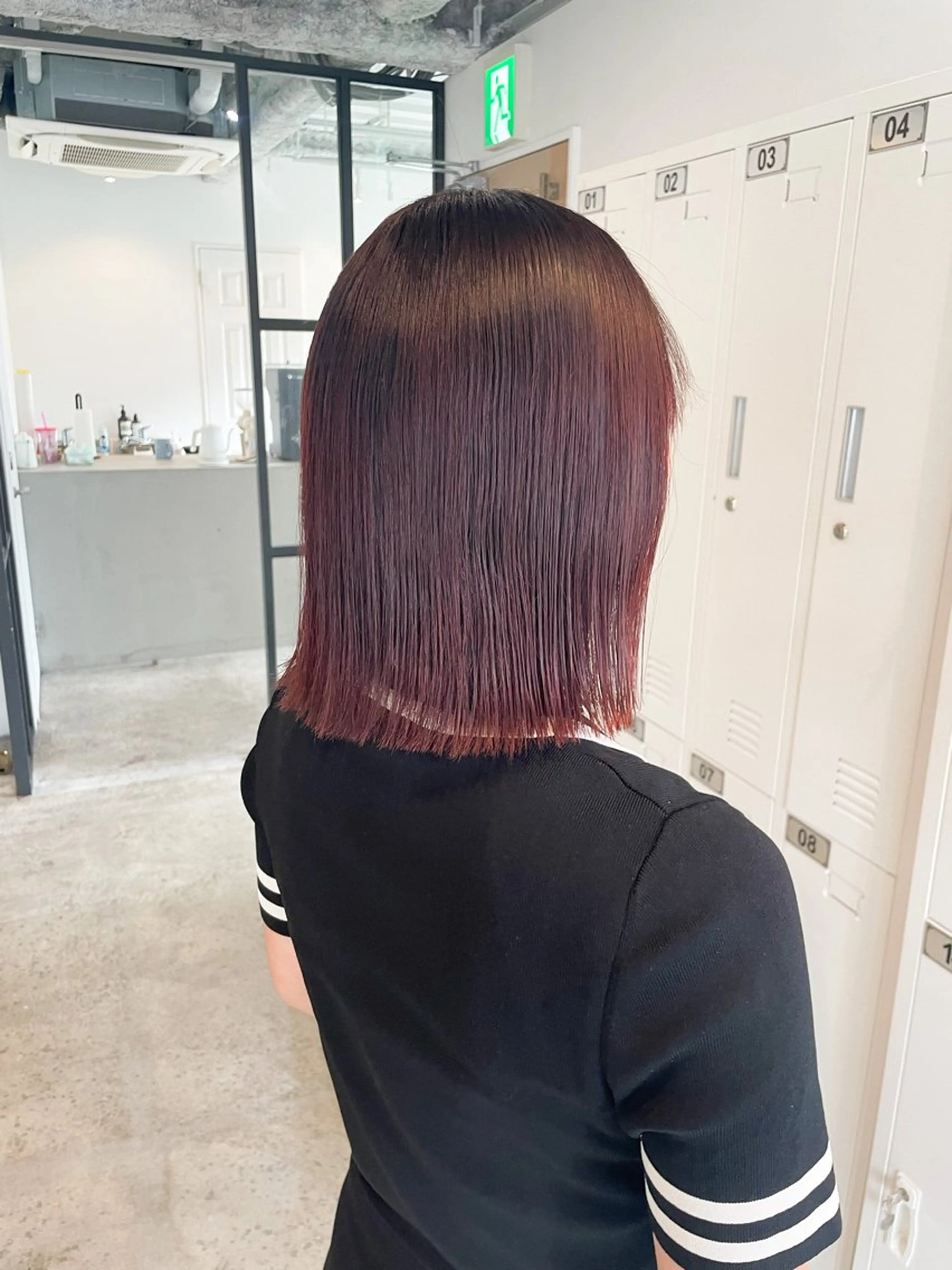 ショート カラー 切りっぱなしボブ ブリーチ ボルドーカラー ブリーチなしカラー ボブ カット ヘアカラー トリートメント Takuma Suzuki中目黒のヘアスタイル