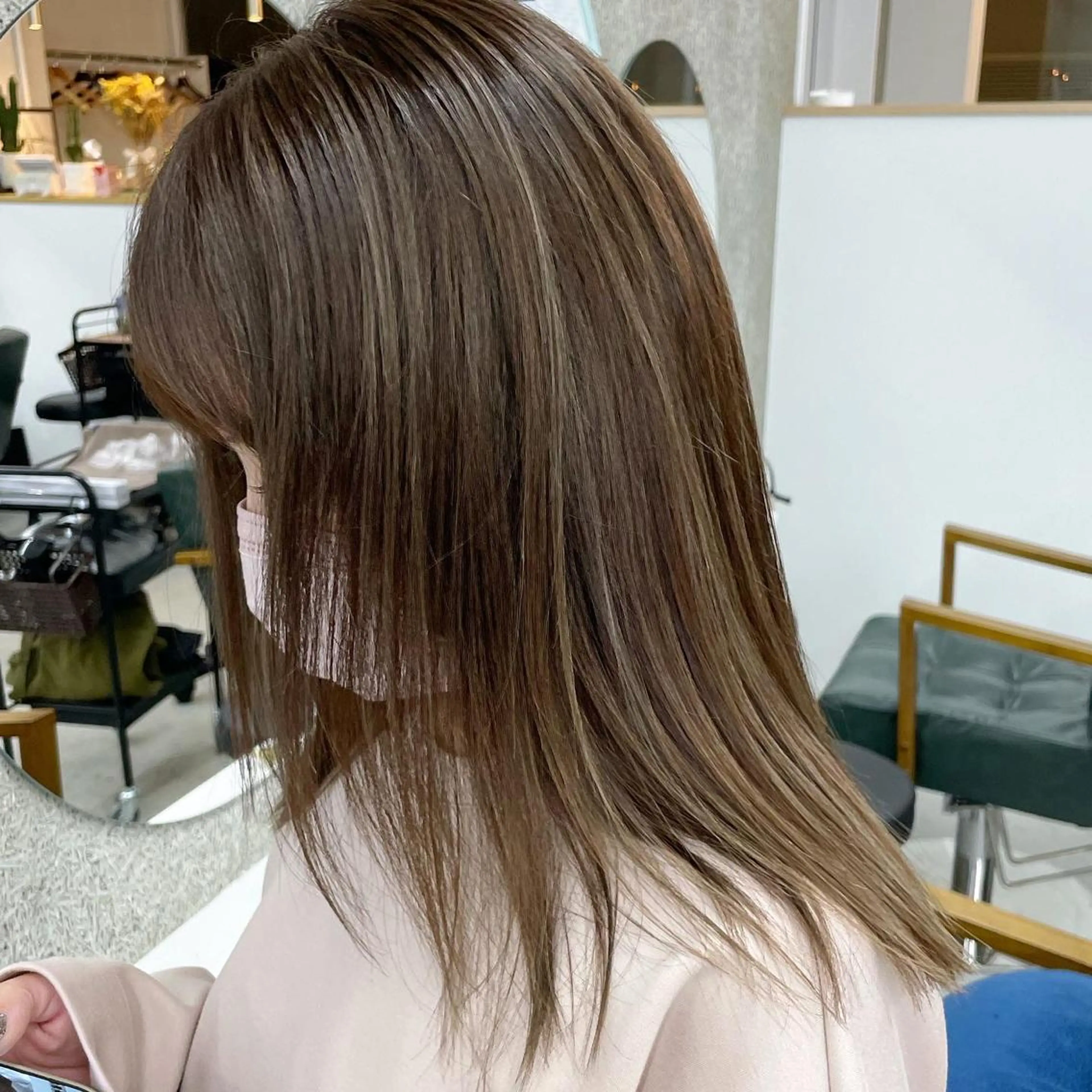 セミロング カラー ハイライトカラー ハイライト ヘアカラー トリートメント Lull (シェアサロンReco VIProom)所属・Lull1人美容室 バレイヤージュのヘアスタイル