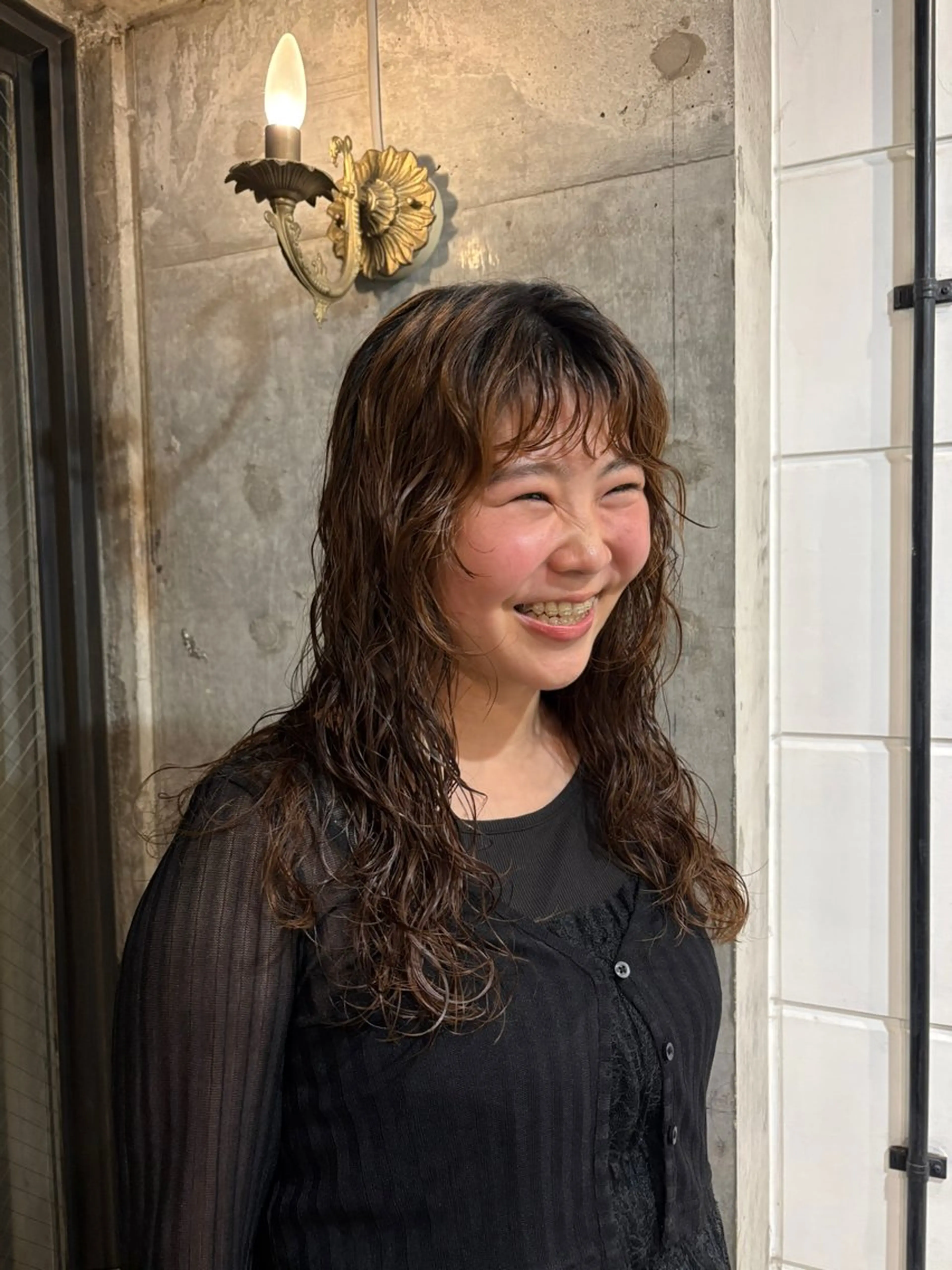 ロング パーマ 顔周りカット パーマ パーマ×透明感カラー MIOのヘアスタイル