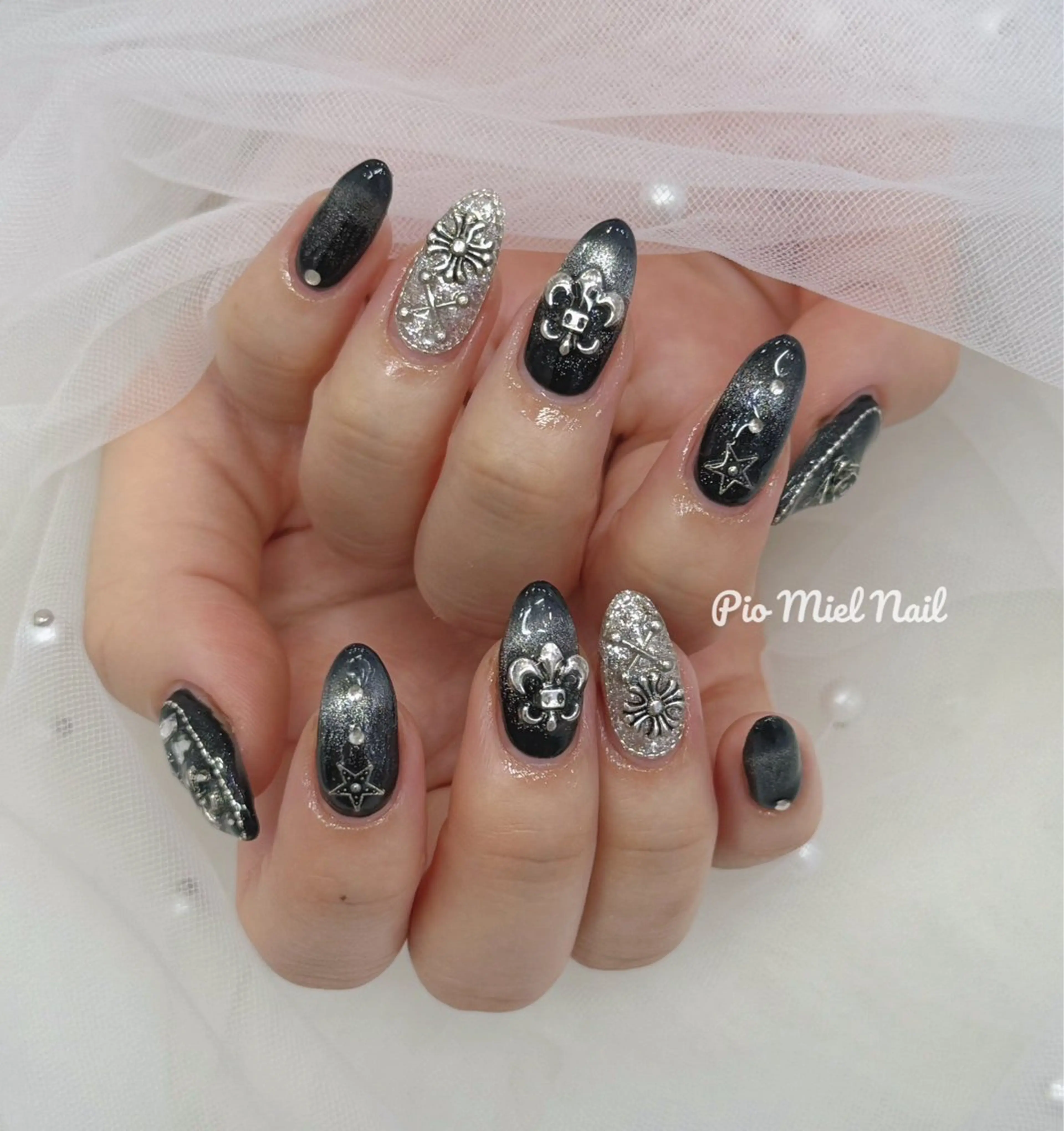 ネイル グラデーション ロングネイル シルバー ハンドネイル HANA 長さだしのネイルデザイン