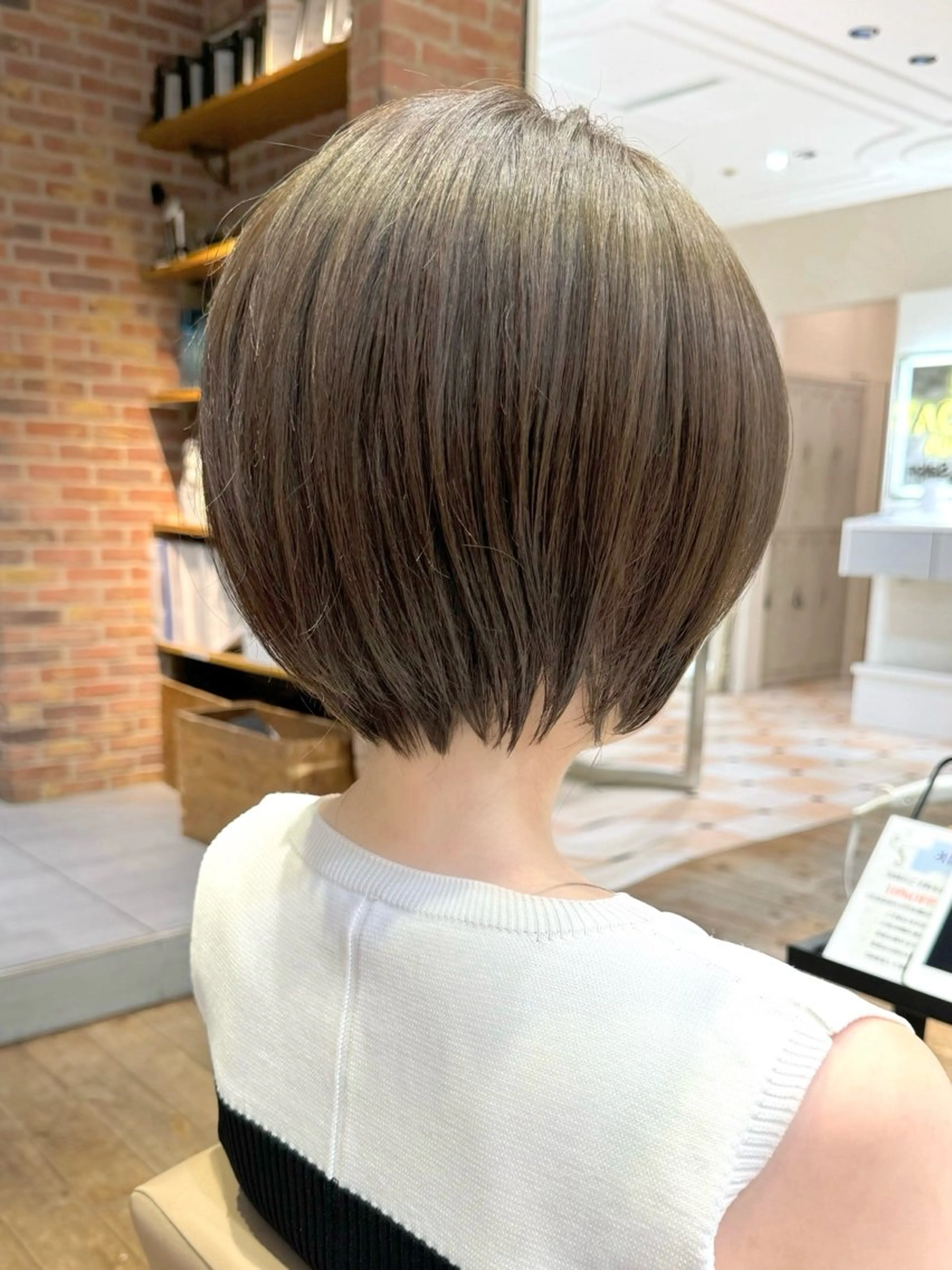 ショート カラー カット ヘアカラー トリートメント 💍新宿ショート 💍岩田莉奈のヘアスタイル