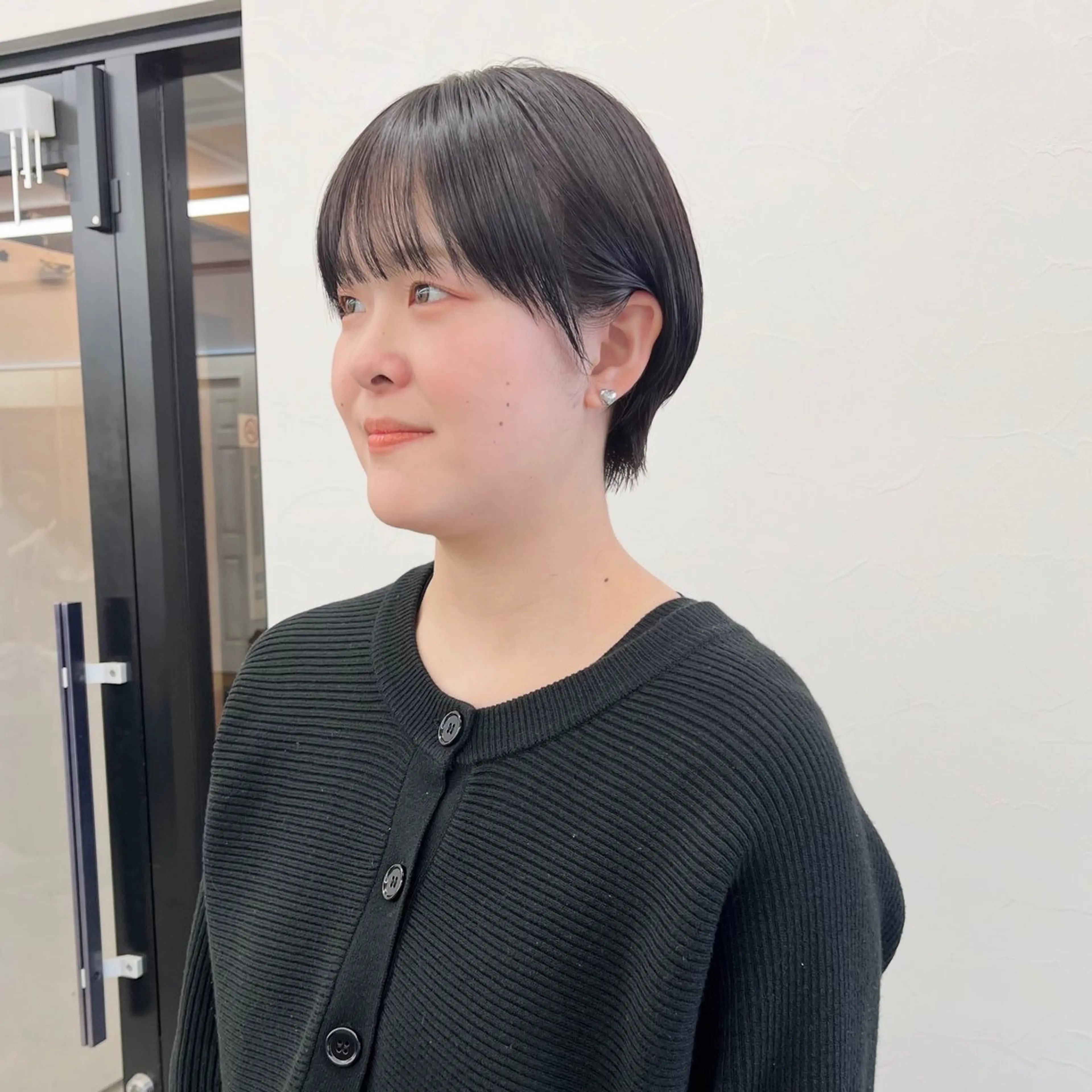 ショート カラー 丸みショート 黒髪 ブリーチ 透明感カラー ブリーチなしカラー カット ヘアカラー トリートメント 初めてのショート お任せください✂️のヘアスタイル