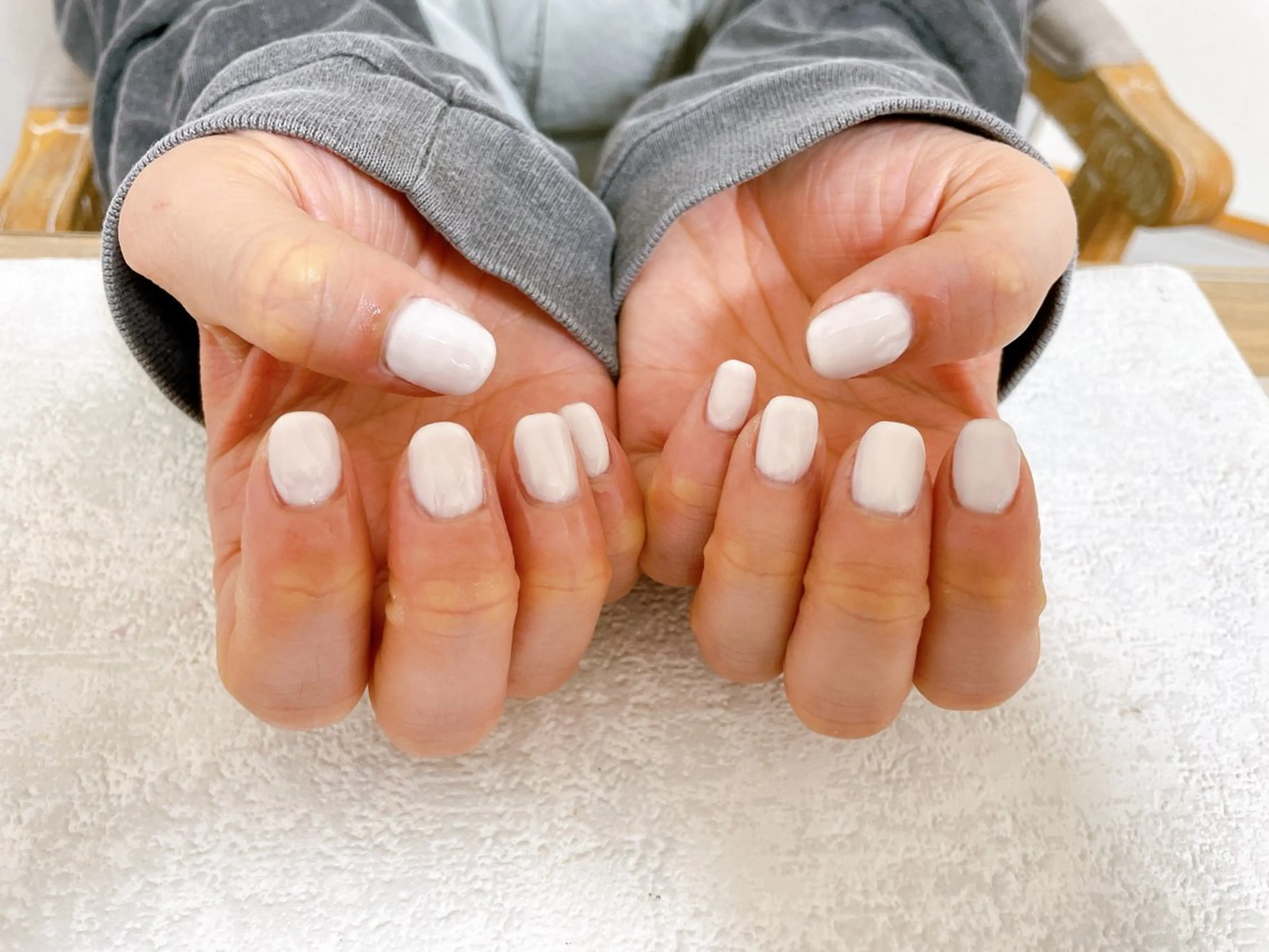 ネイル オーロラネイル フットネイル フレンチネイル ジェルネイル 韓国ネイル ハンドネイル mogunail &blowのネイルデザイン