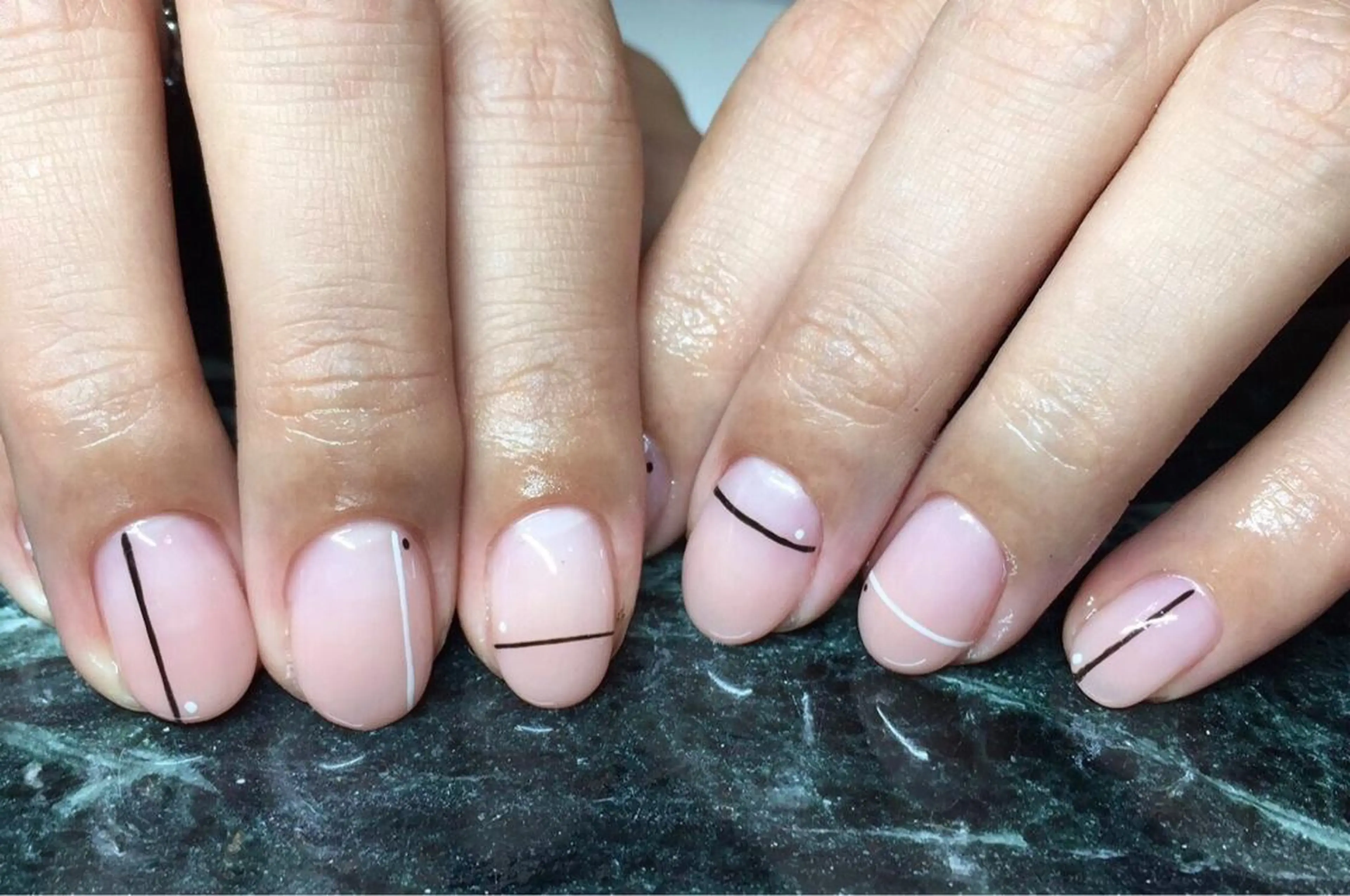 ネイル グラデーション ホワイト TheNext kitahorieのネイルデザイン