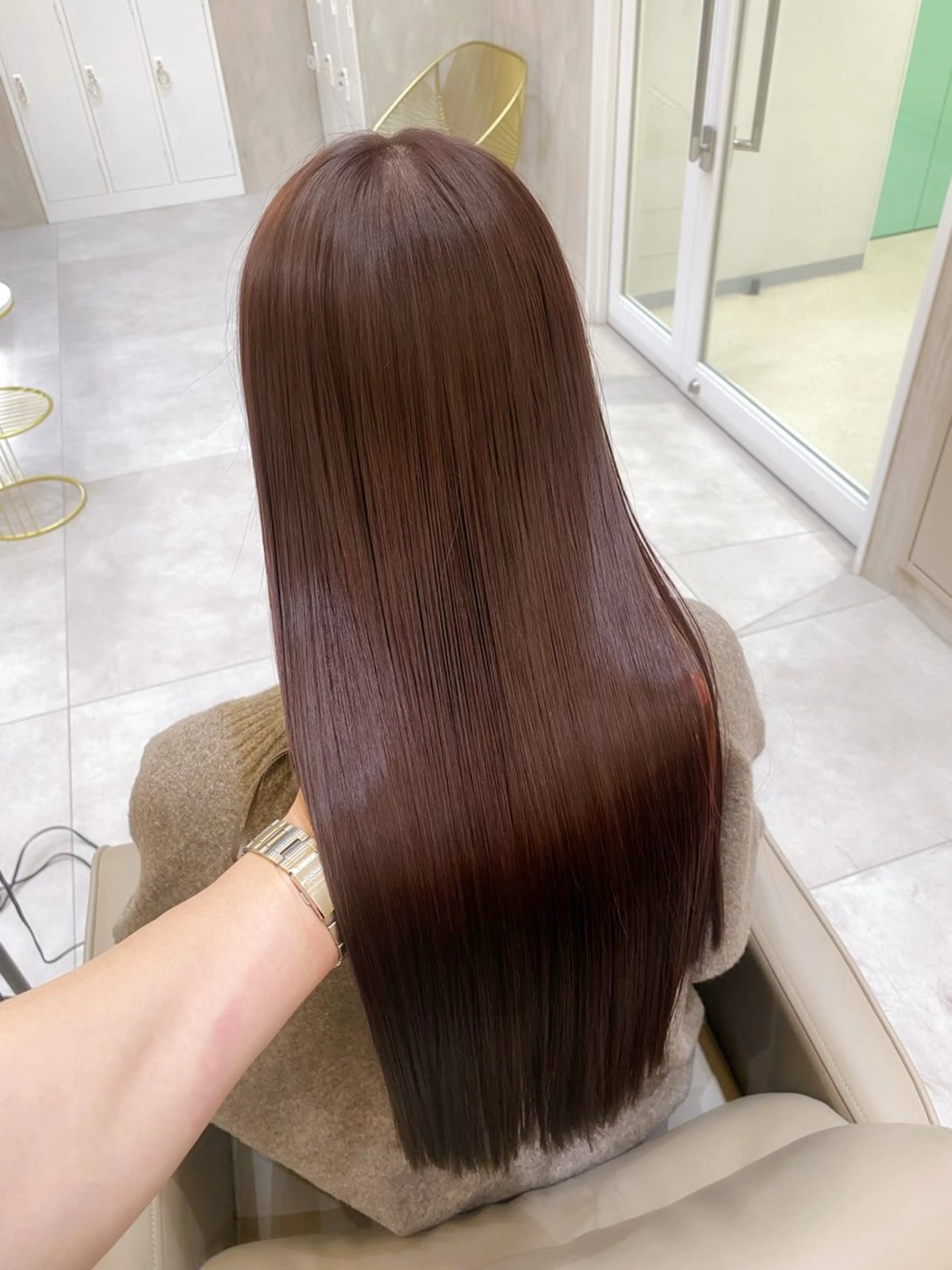 セミロング カラー ヘアアレンジ ベージュカラー ブリーチ ブラウンカラー ショコラブラウン 透明感カラー カット ヘアカラー トリートメント ヘアセット 赤み消し🫧韓国ヘア 🫧藤岡誠也のヘアスタイル