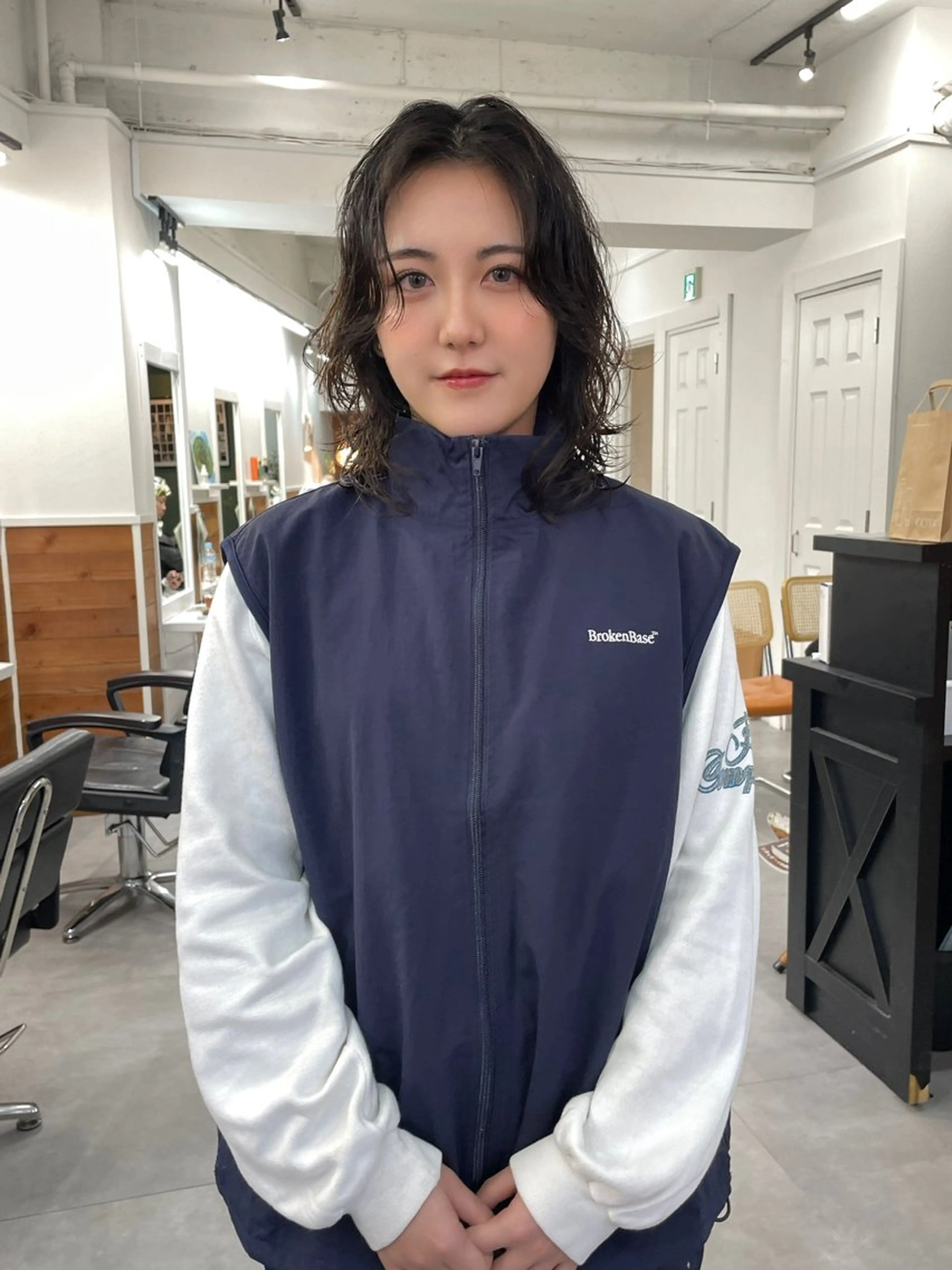 ミディアム カラー パーマ カット ヘアカラー パーマ トリートメント レイヤー／似合わせ TAKUYAのヘアスタイル