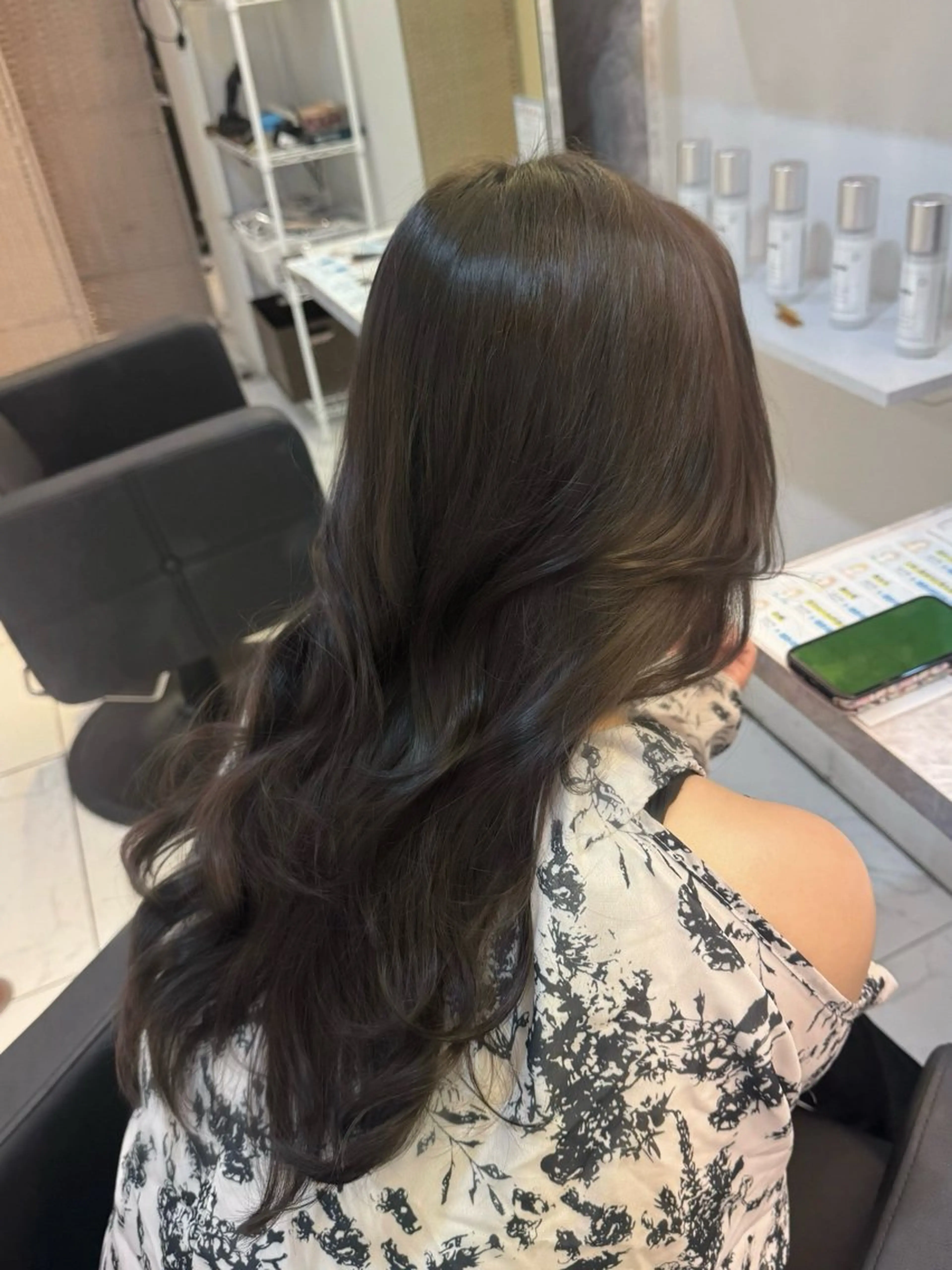 ロング ヘアカラー 𝐋𝐞𝐞四ツ橋 𝐍𝐞𝐢𝐫𝐨のヘアスタイル