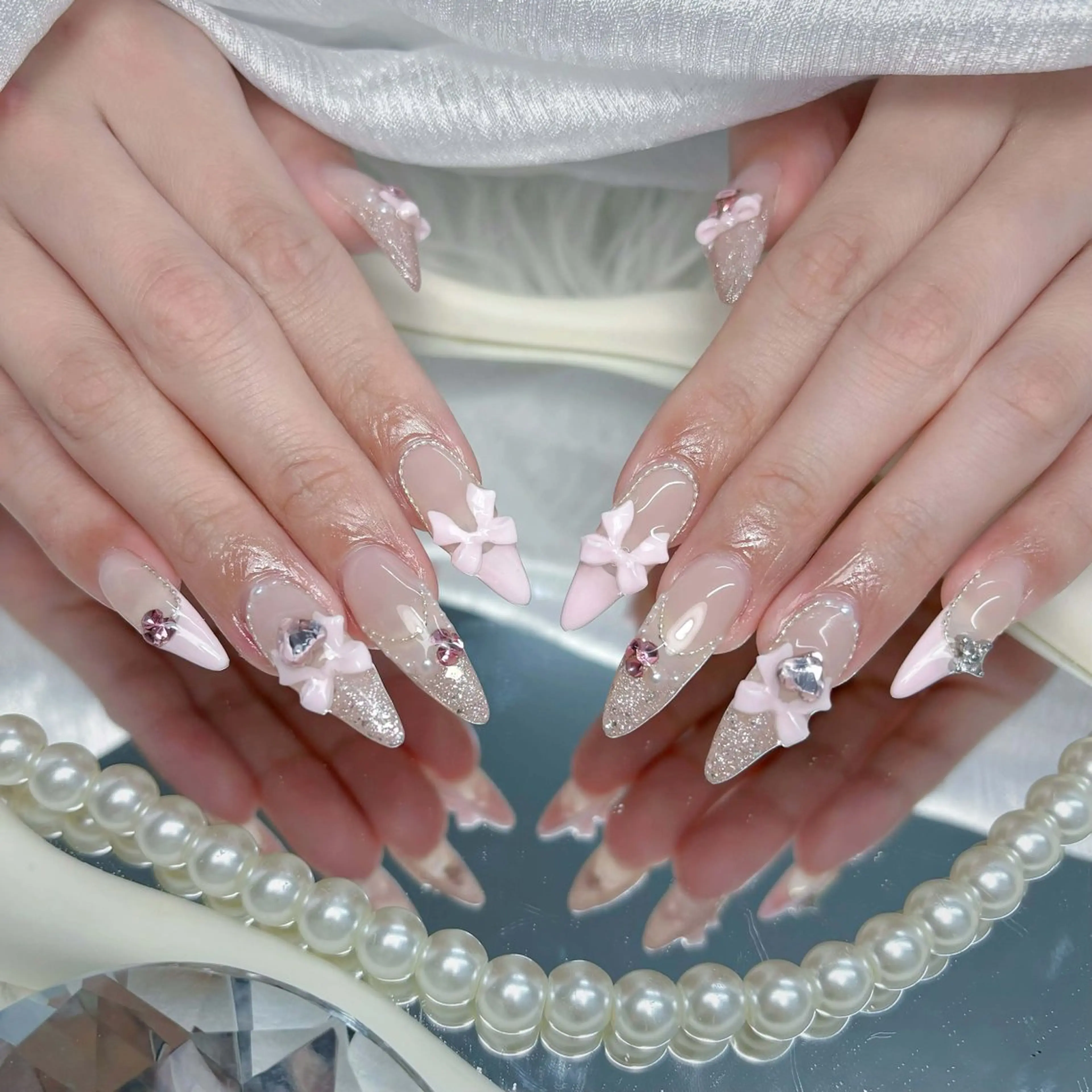 ネイル オーロラネイル ボルドー ブラウン ハート ラメ(グリッター) ハンドネイル ハンドケア Nova Nailのネイルデザイン