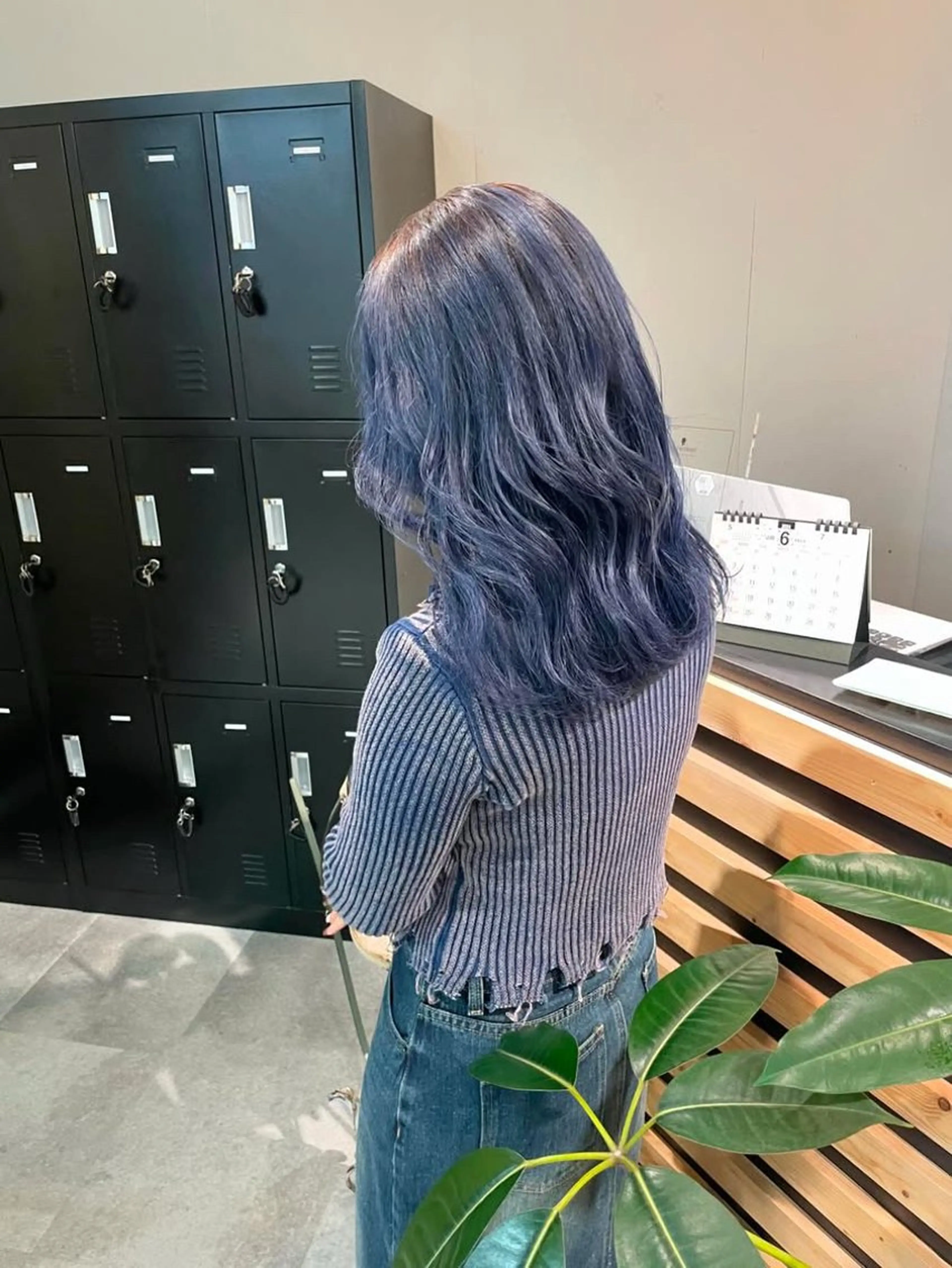 セミロング カラー ブラウンカラー ネイビーカラー マツオカ マコのヘアスタイル