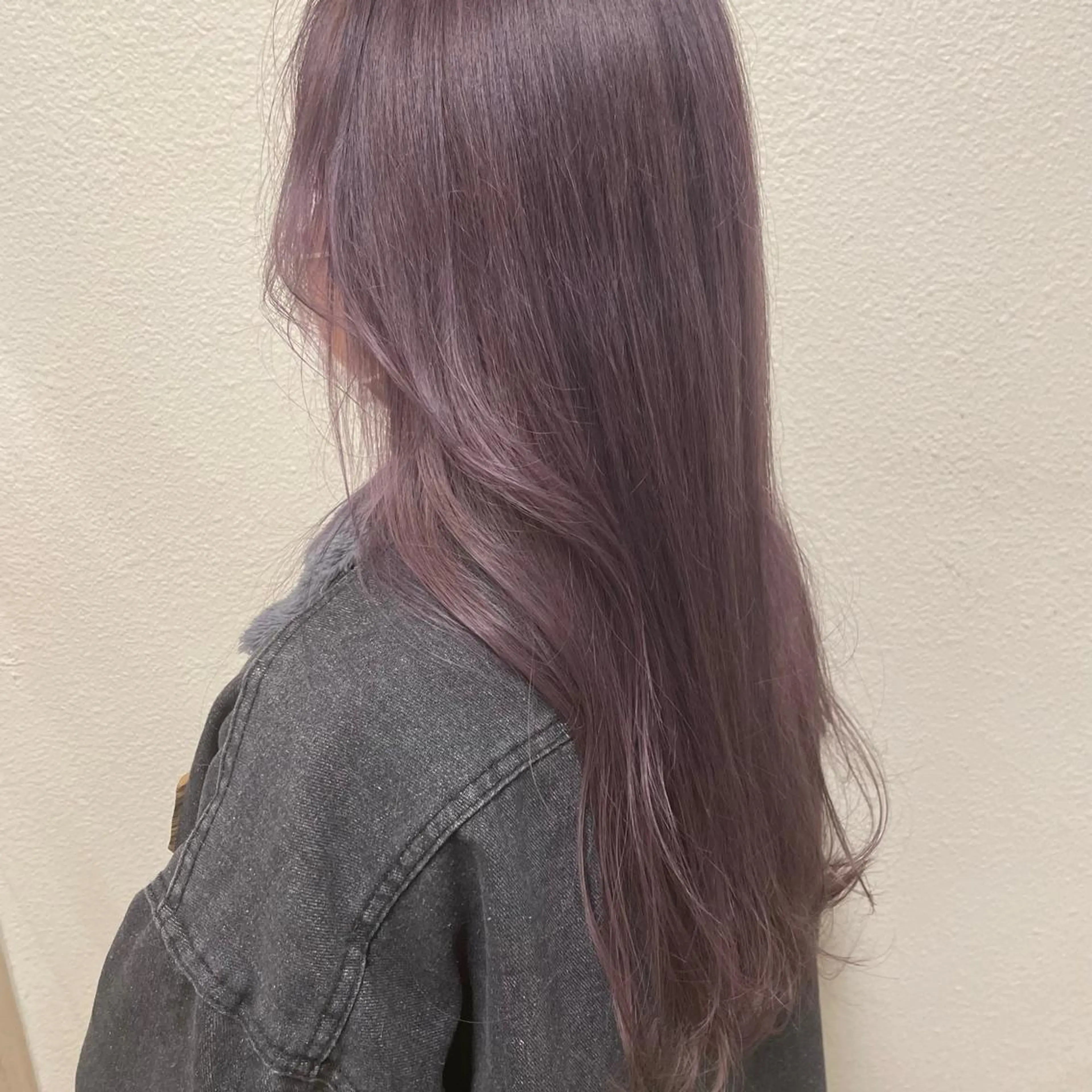 ロング カラー ヘアアレンジ ブリーチ 透明感カラー グレージュ ラベンダーカラー ラベンダーグレージュ 新宿/顔周りカット/ レイヤー/がっきーのヘアスタイル