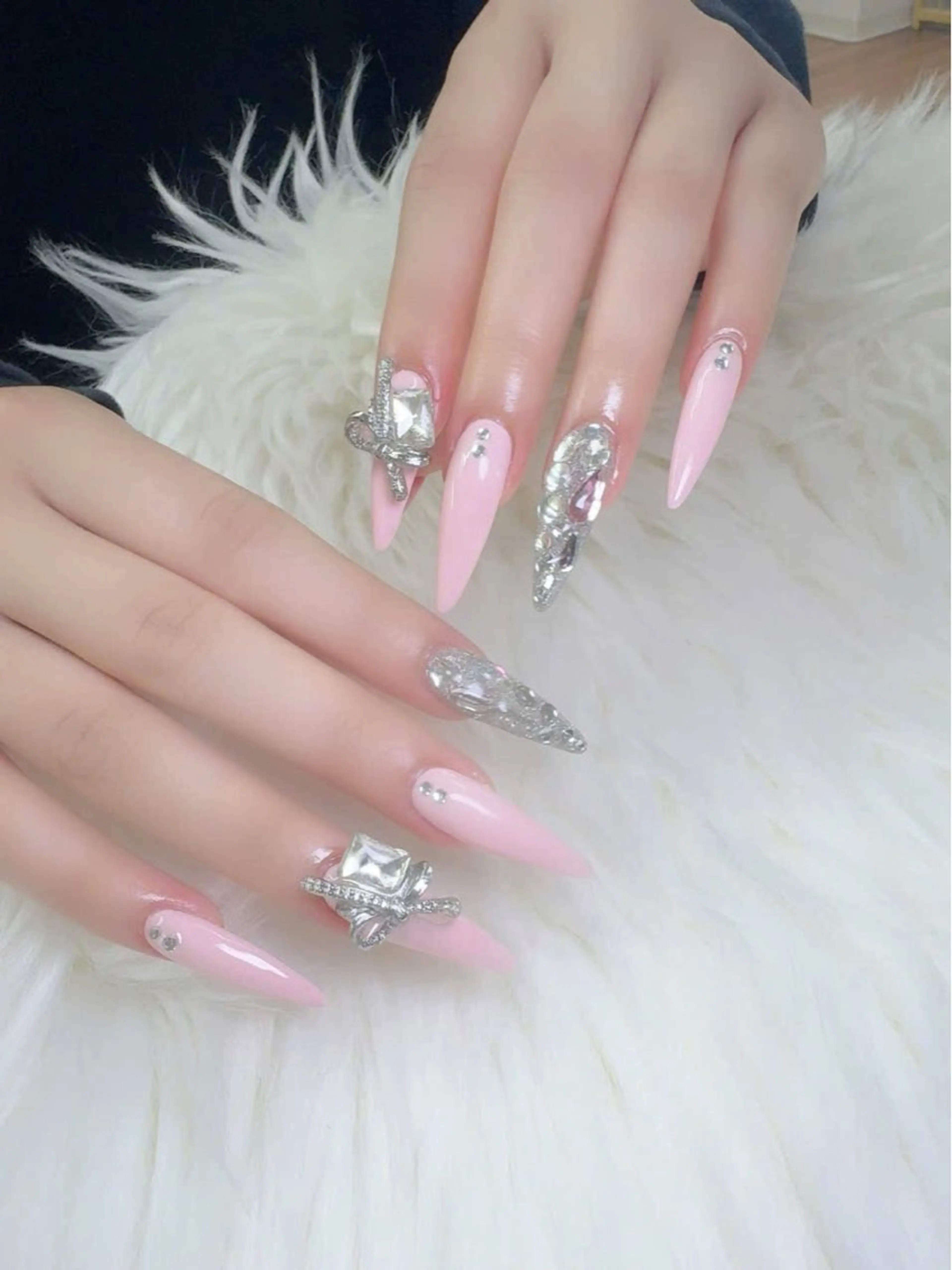 ネイル フレンチネイル グラデーション キラキラネイル 韓国ネイル マグネットネイル ハンドネイル ハンドケア Hara Nail 【持ち込みOK】のネイルデザイン
