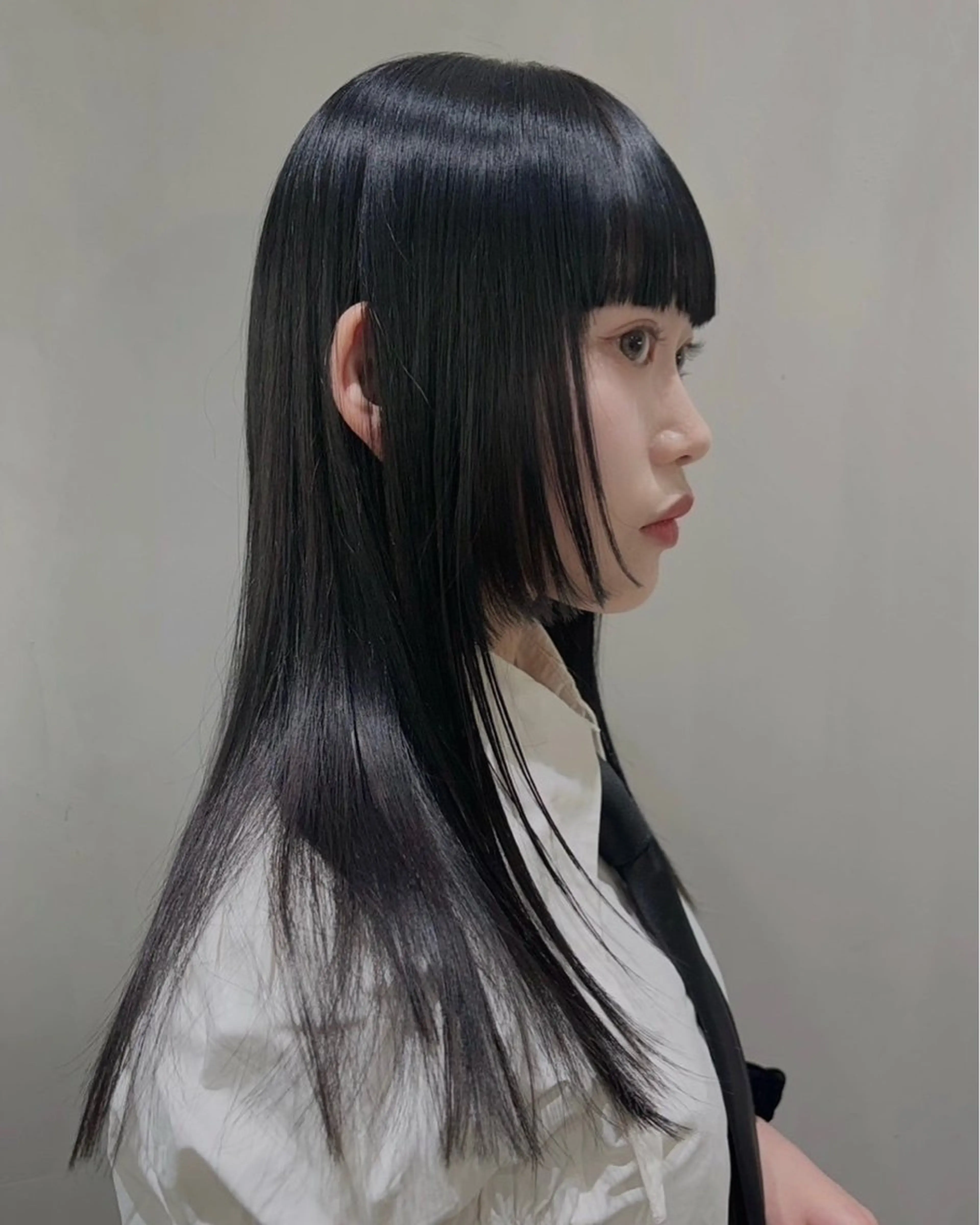 ロング カラー 黒髪 ブルーカラー ブルーブラック 透明感カラー 韓国風ヘア 門岡 昌輝のヘアスタイル