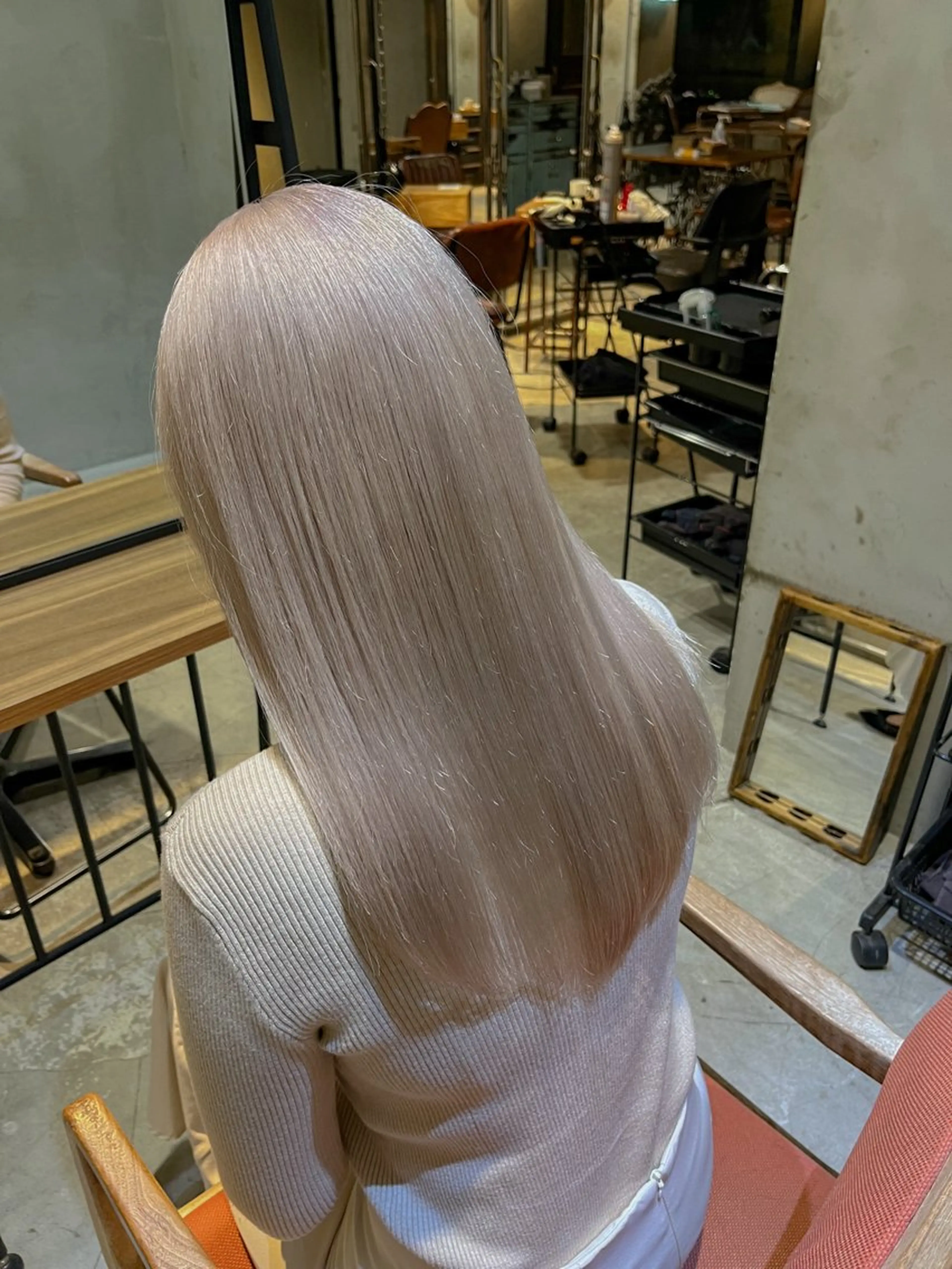 ロング カラー ヘアカラー トリートメント ヘアセット 似合わせベージュ 🍯ayumi🍯のヘアスタイル