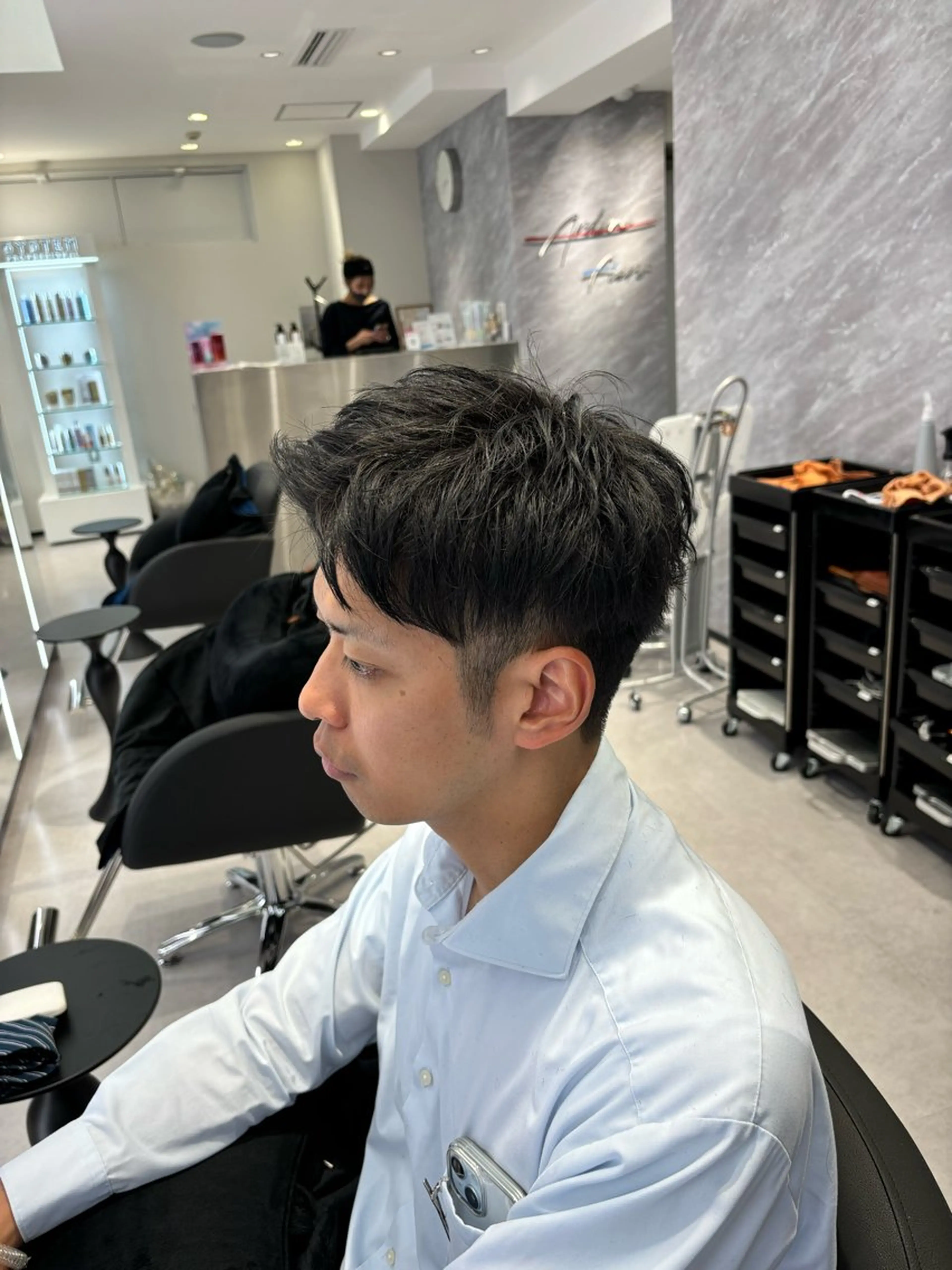 メンズ 刈り上げ シャドウパーマ 高森蓮のヘアスタイル