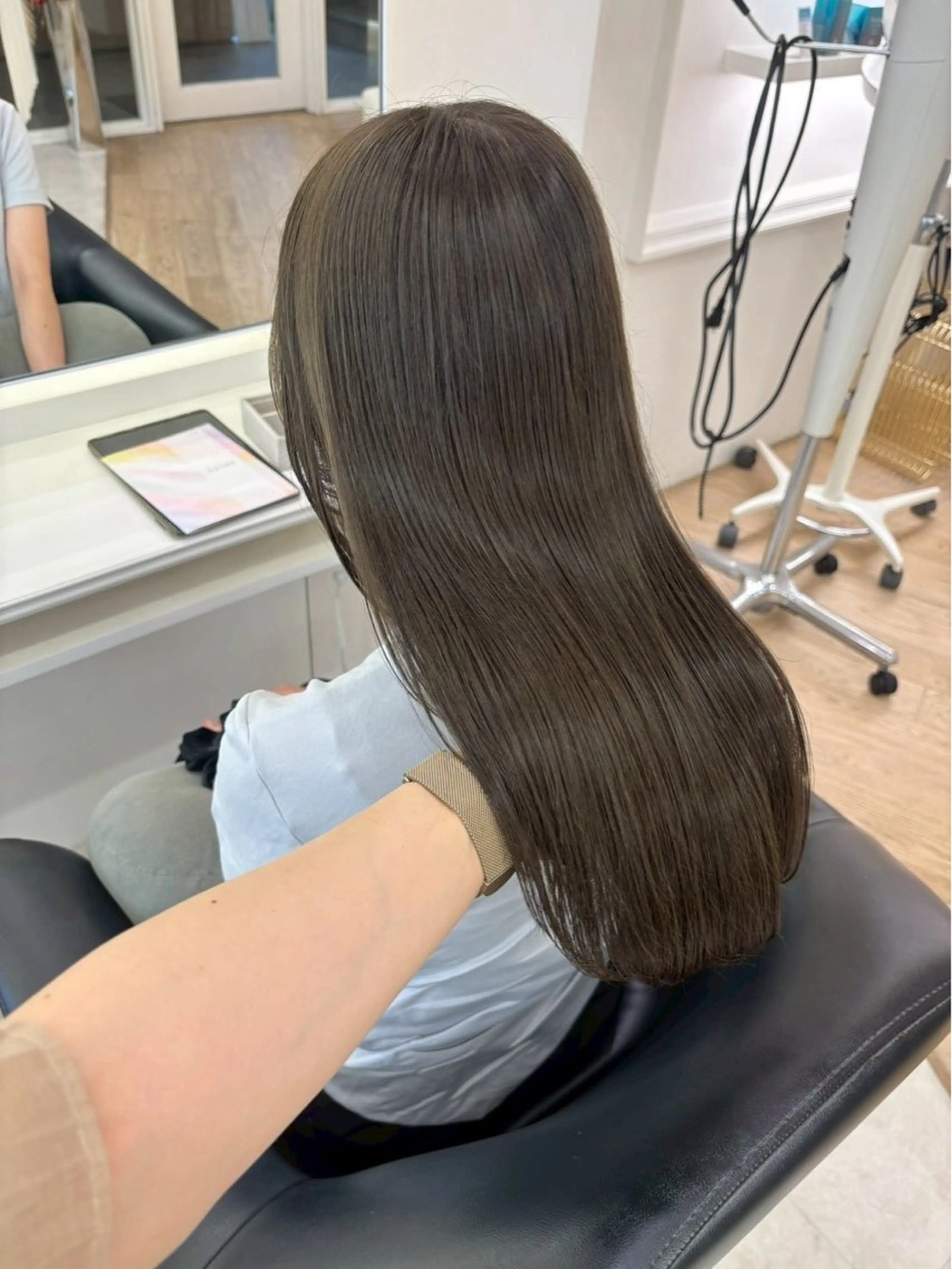 ロング カラー ParveMix 岡本えりかのヘアスタイル