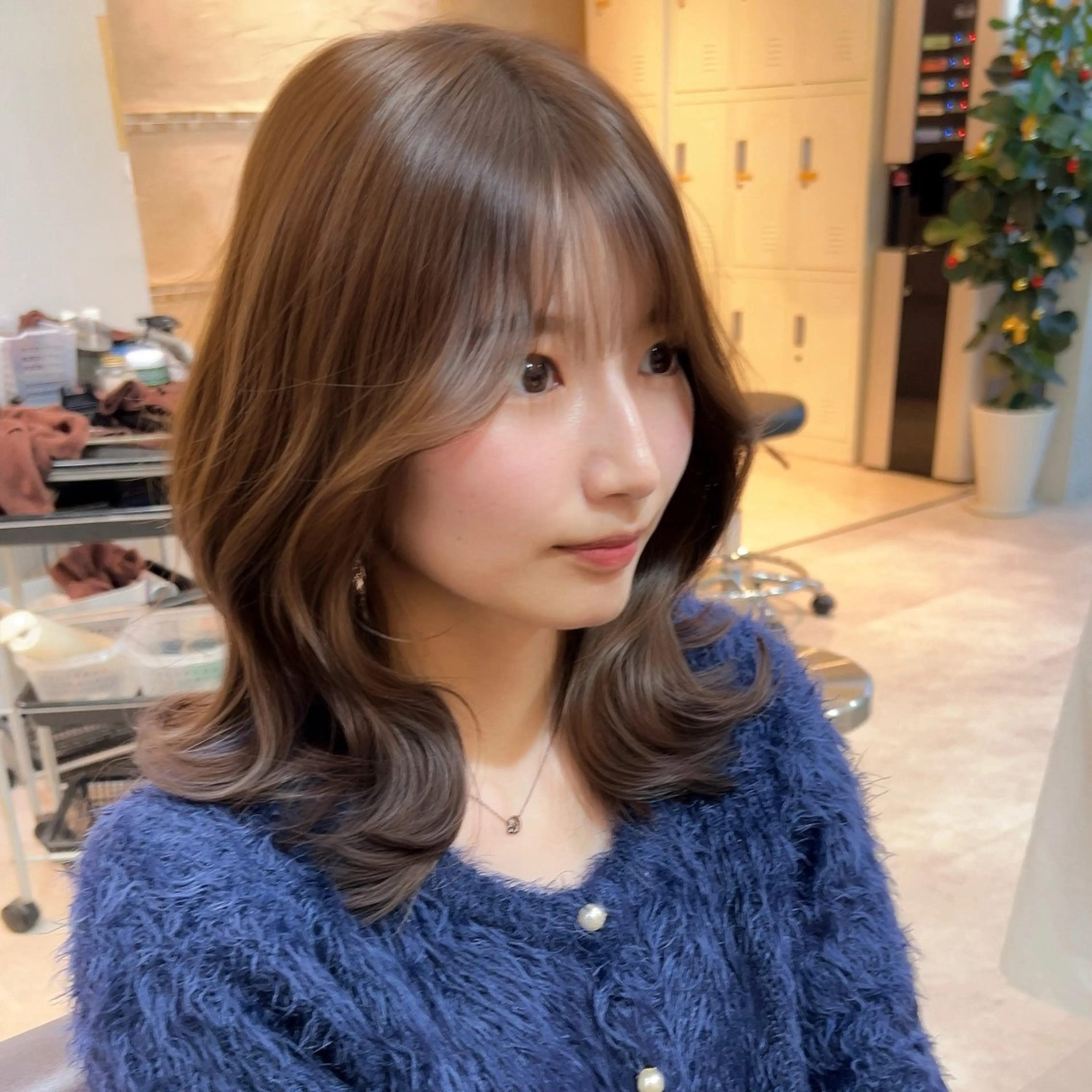 ミディアム カラー 小顔カット カット ヘアカラー トリートメント ヘッドスパ モテ髪×トレンド💕 小顔レイヤー 金井のヘアスタイル