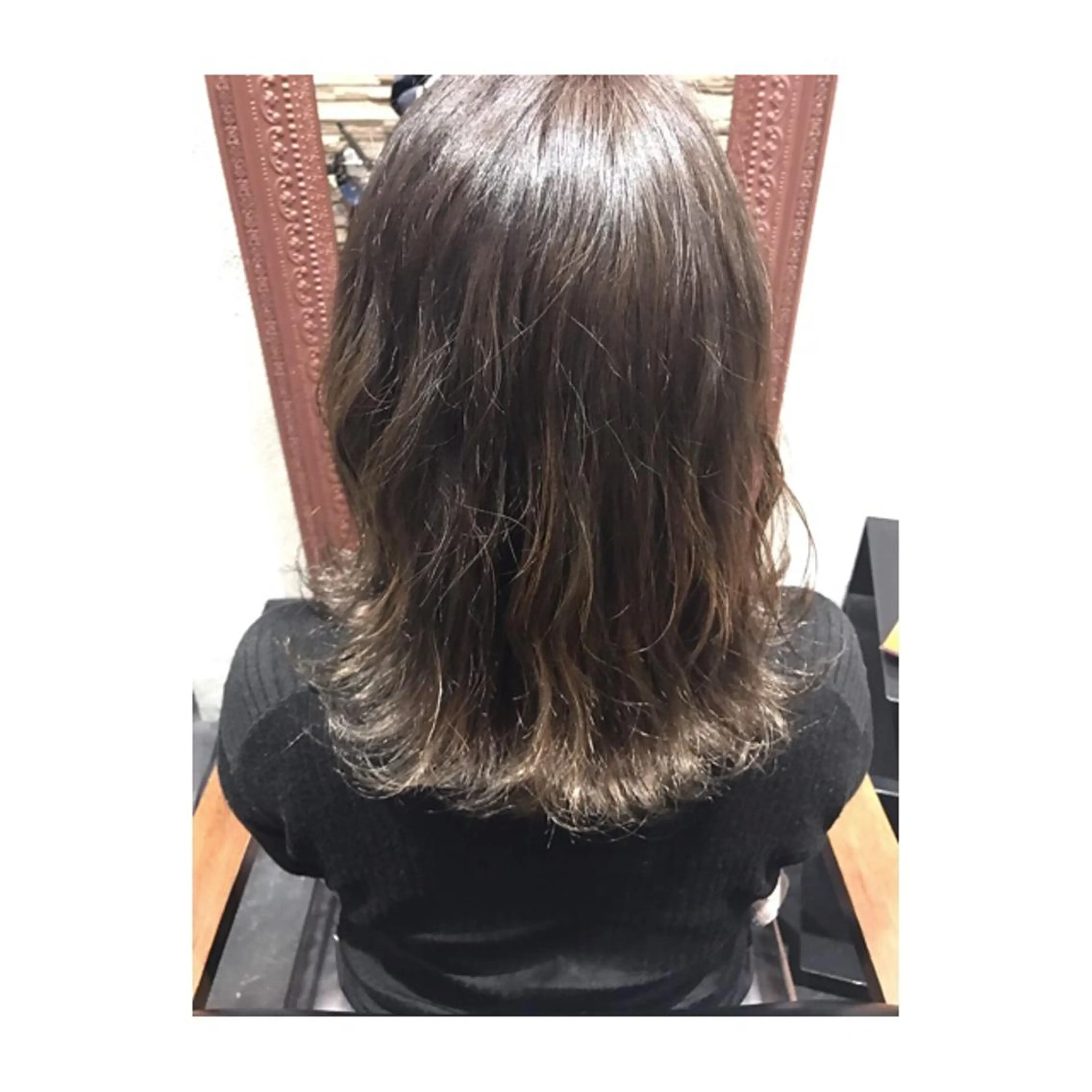 ミディアム カラー グレージュ 【ヌーベルバレ】 ゆきみのヘアスタイル