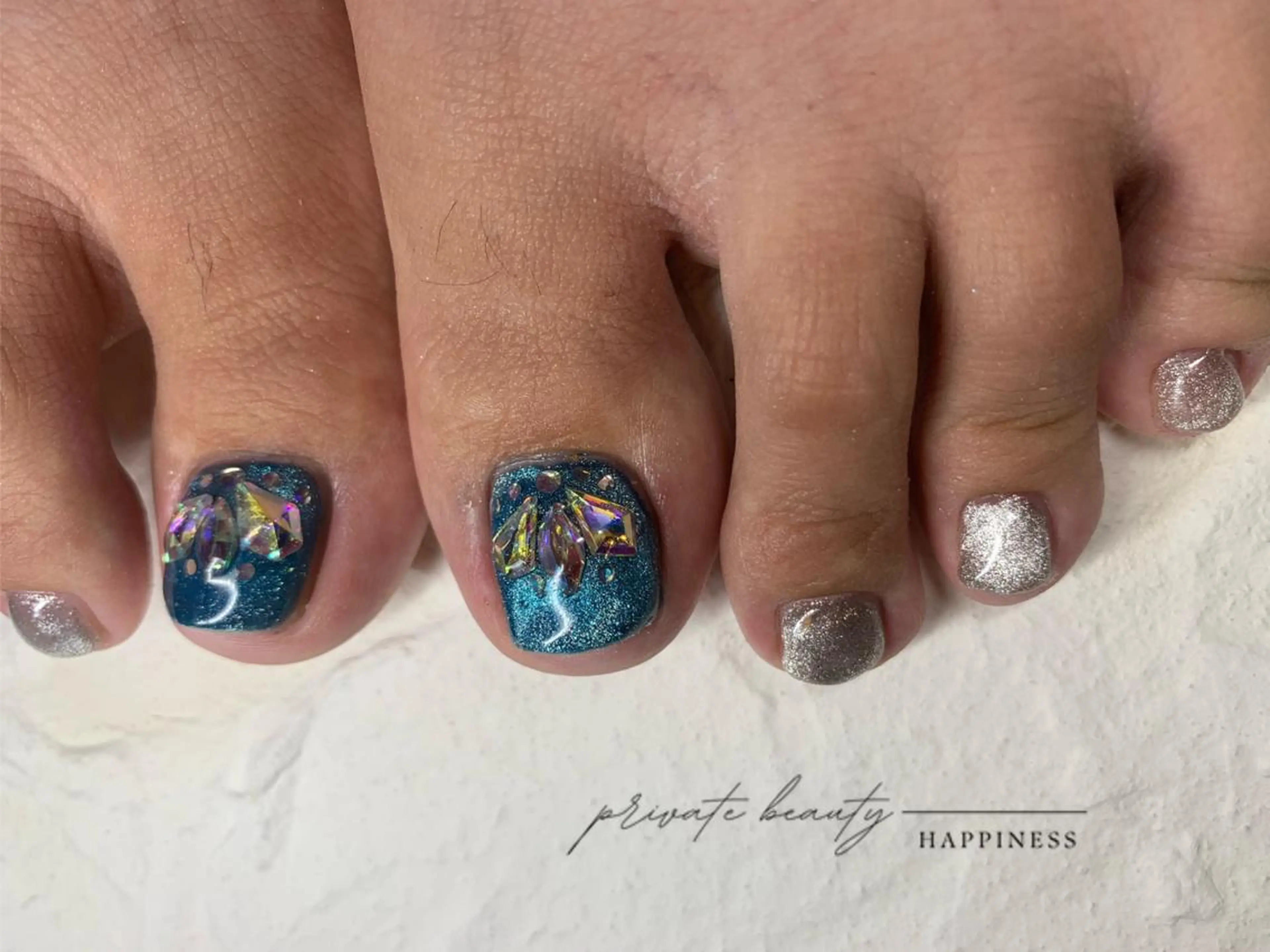 ネイル フットネイル 夏ネイル happiness nailのネイルデザイン