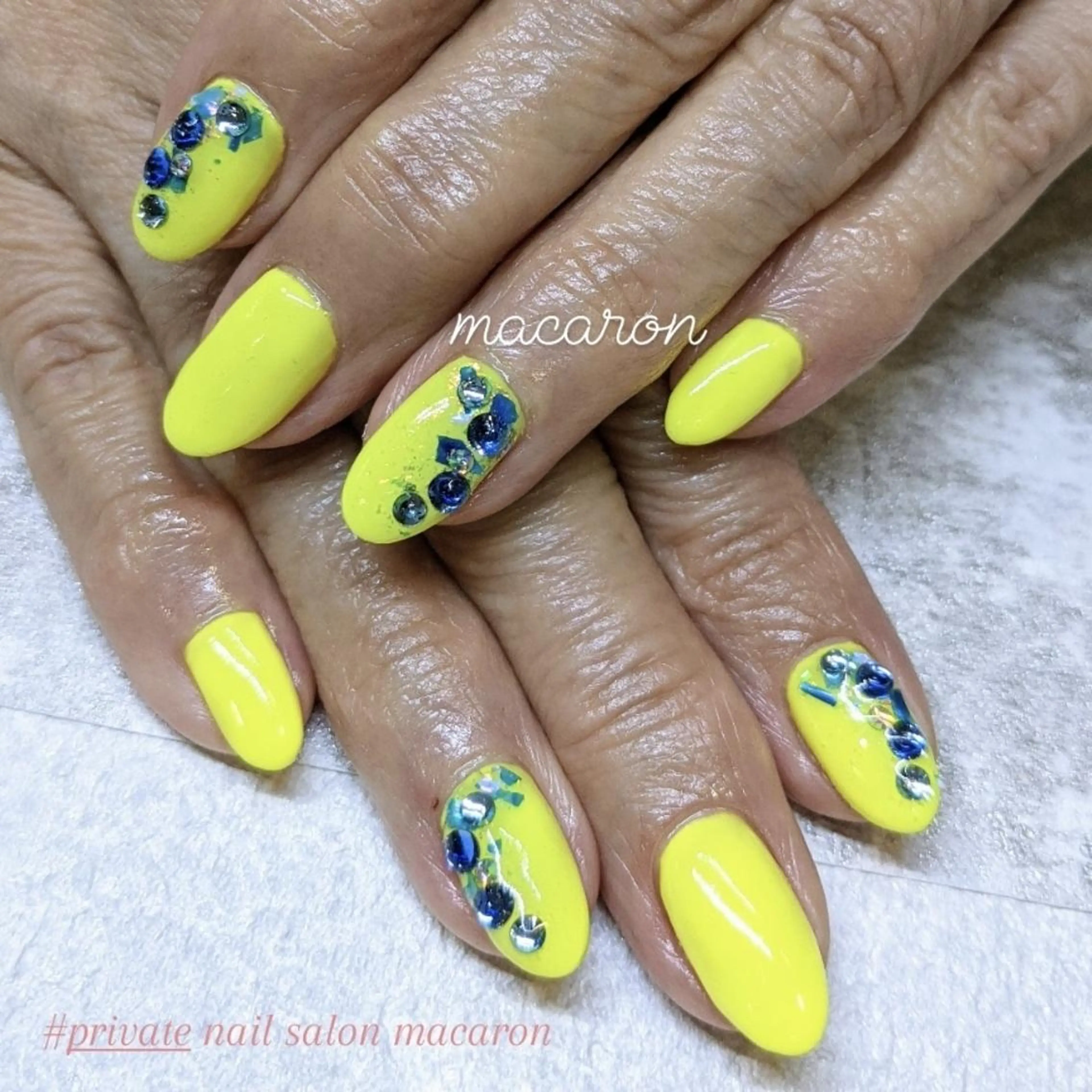 ミディアム ハンドネイル macaron♥所属・nail salon macaron のネイルデザイン