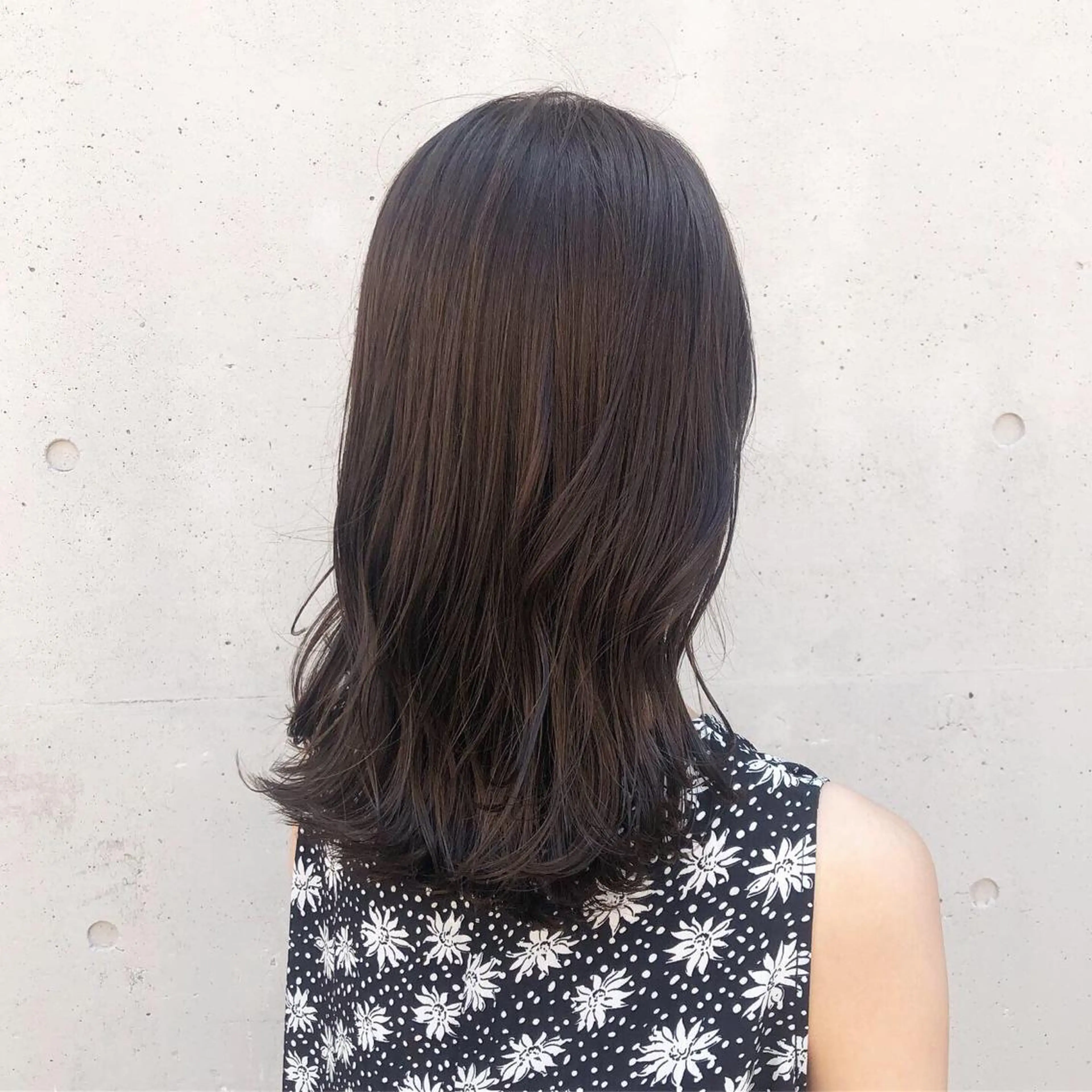 セミロング カラー ヘアアレンジ アッシュ ベージュカラー 透明感カラー カット ヘアカラー トリートメント 酸性縮毛矯正🧴韓国 レイヤー/髪質改善のヘアスタイル