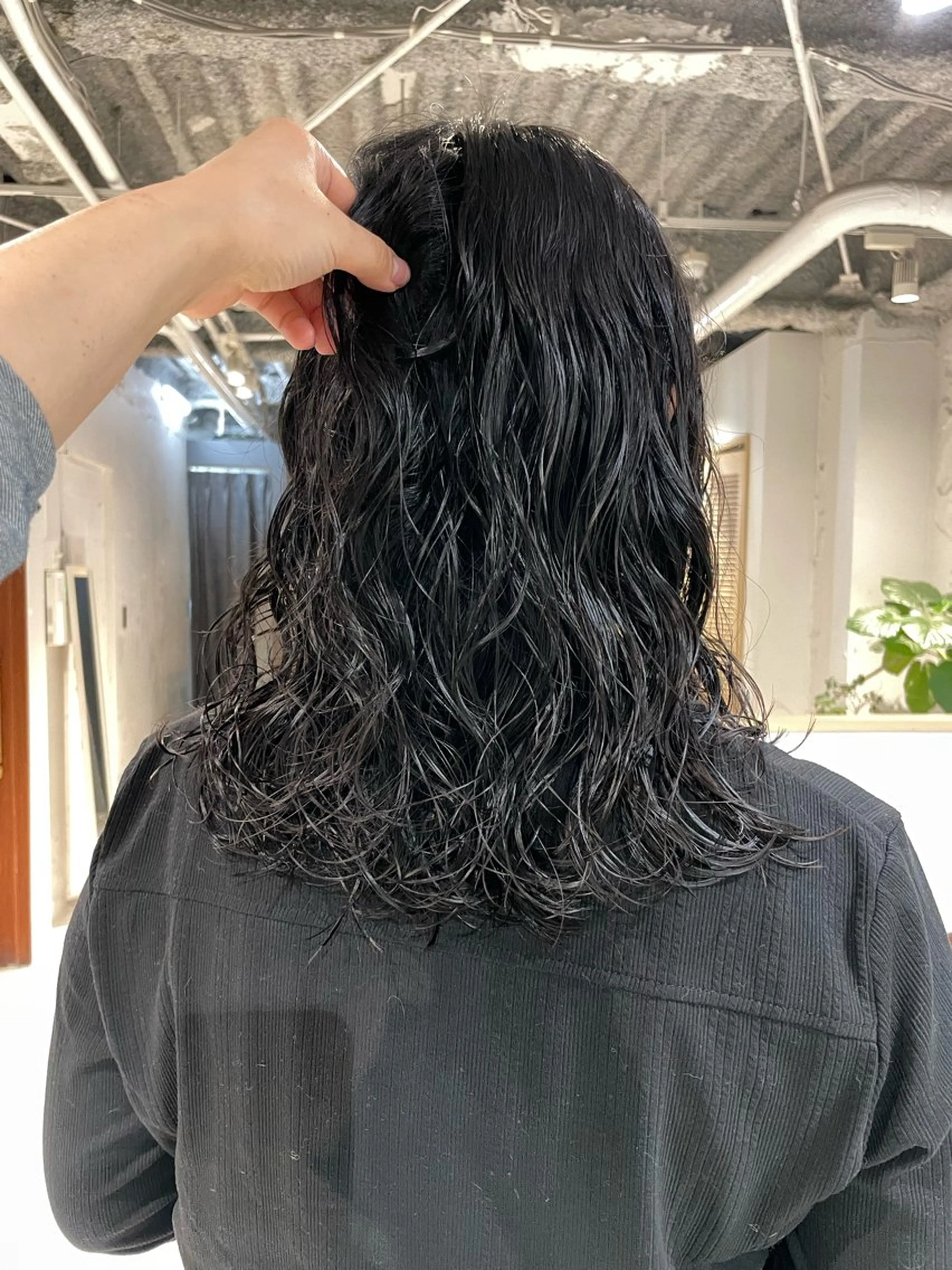 ミディアム パーマ ミディアムパーマ ニュアンスパーマ レイヤー×初 パーマ|hinakoのヘアスタイル