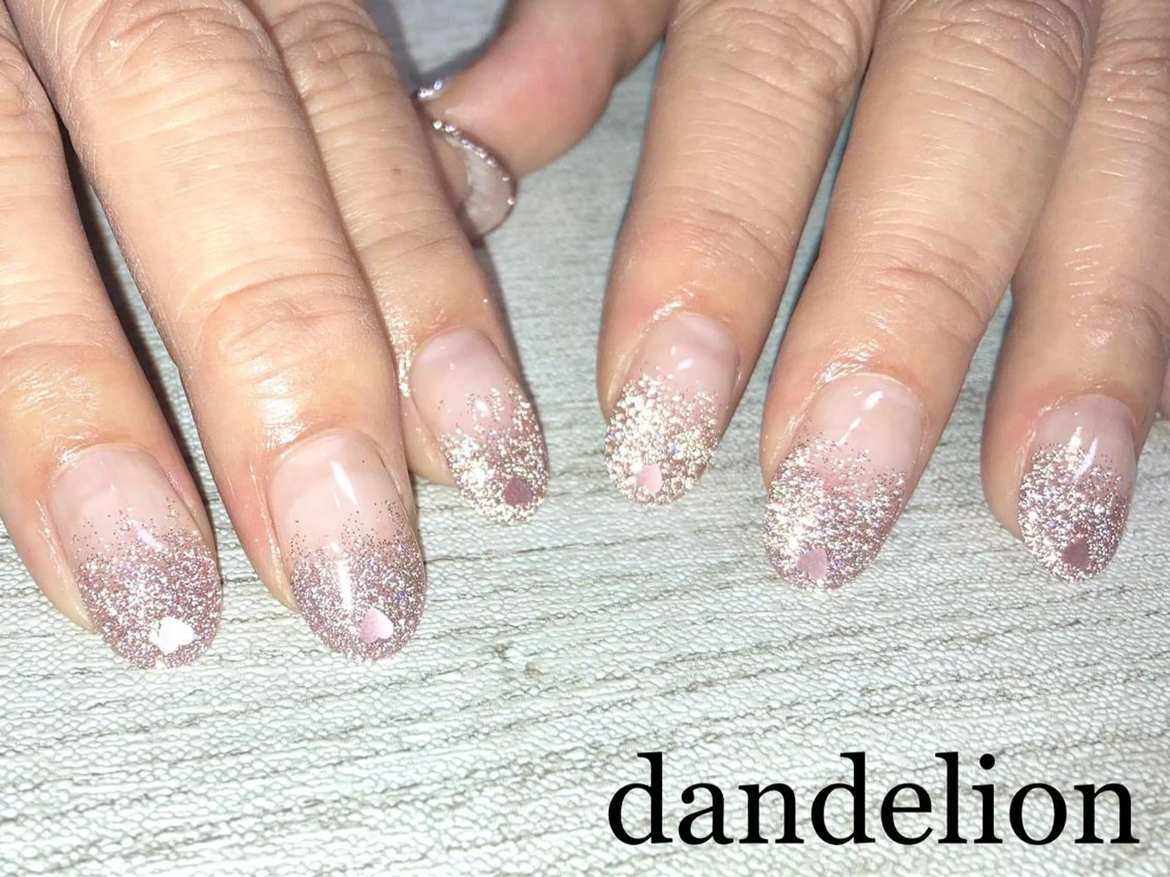 ネイル フラッシュネイル ハンドネイル ハンドケア dandelion ダンデライオンのネイルデザイン