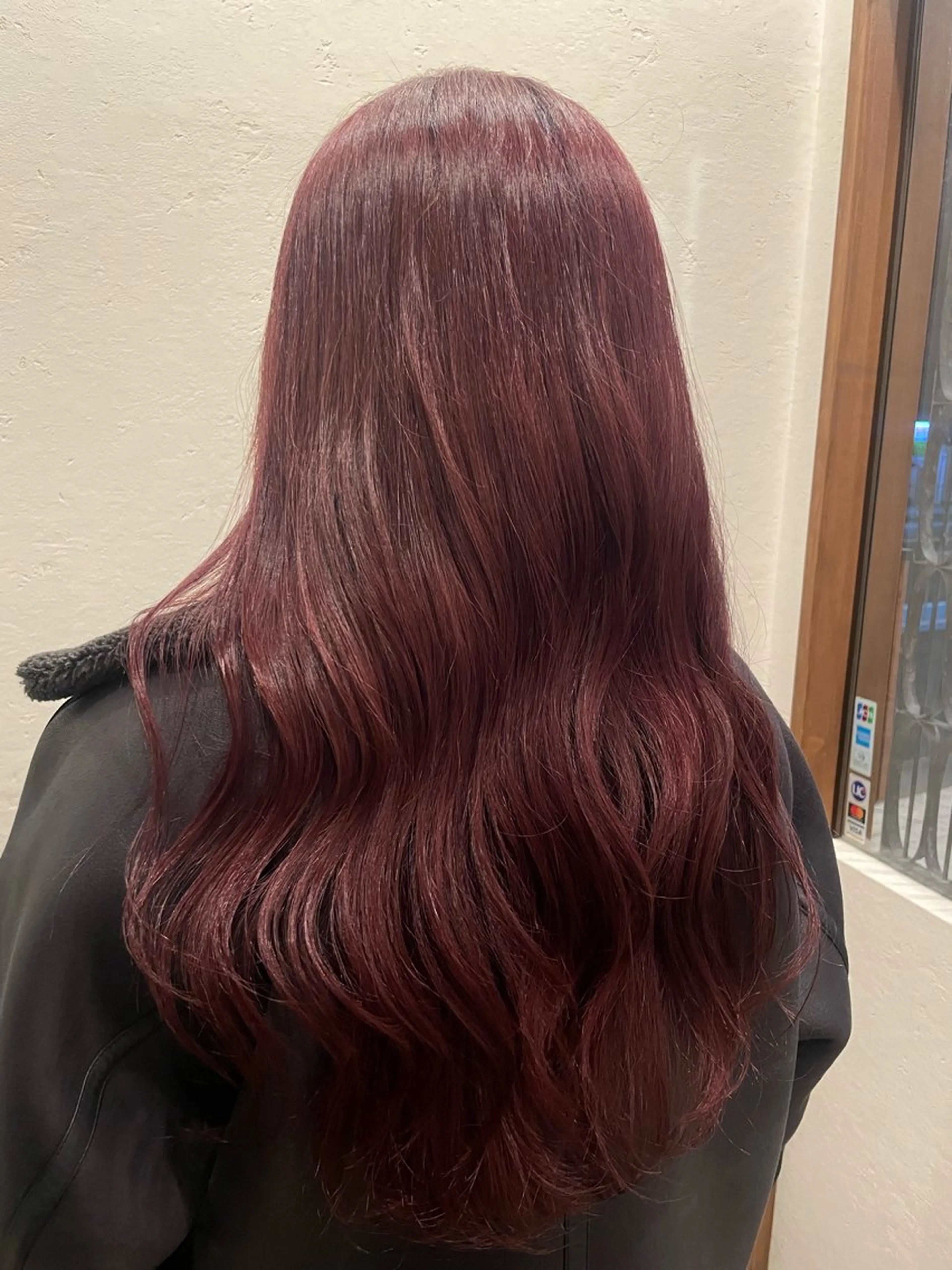 ロング カラー カシス 曻地 彩乃のヘアスタイル